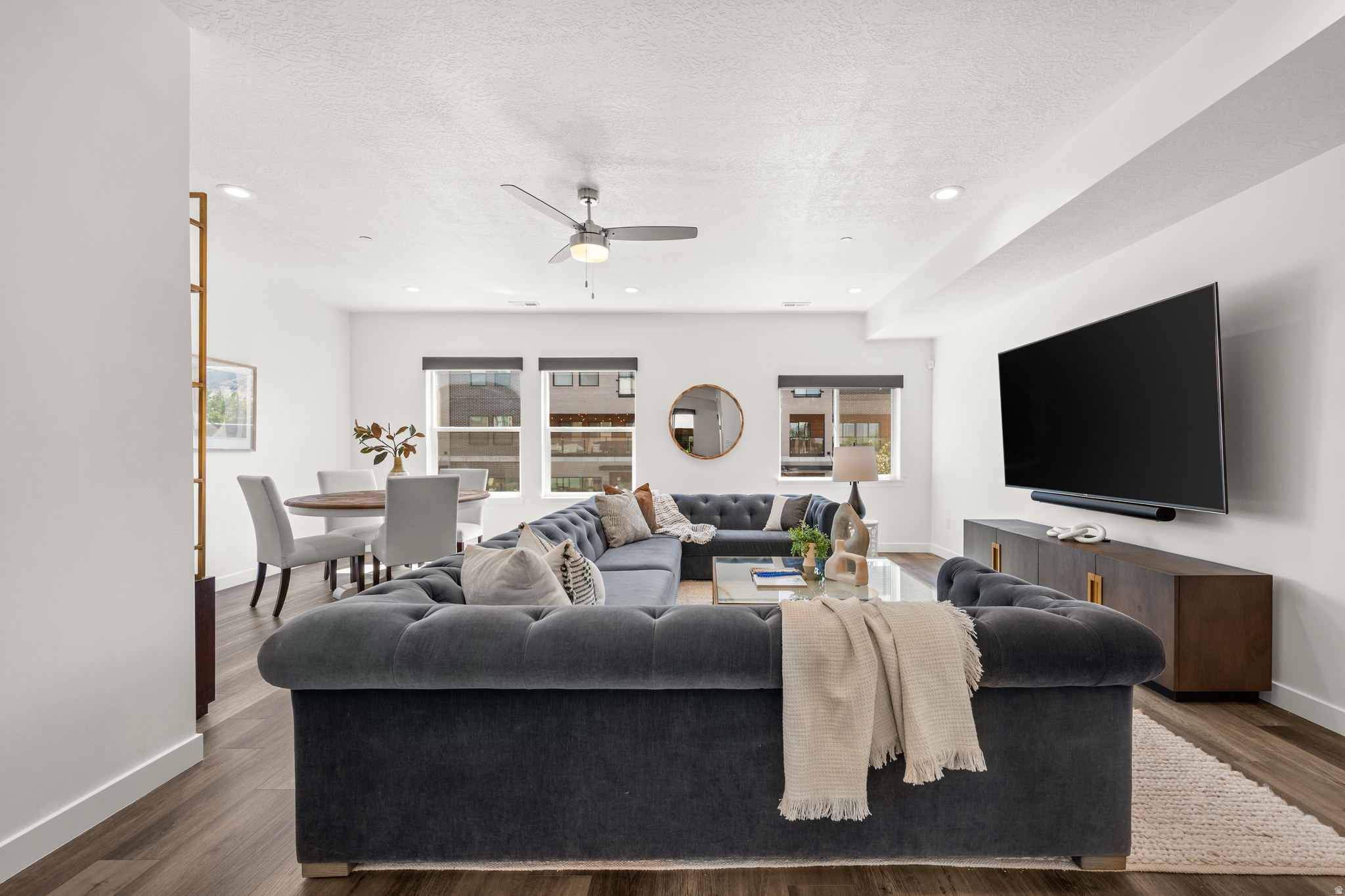EVANS SQUARE - Residential