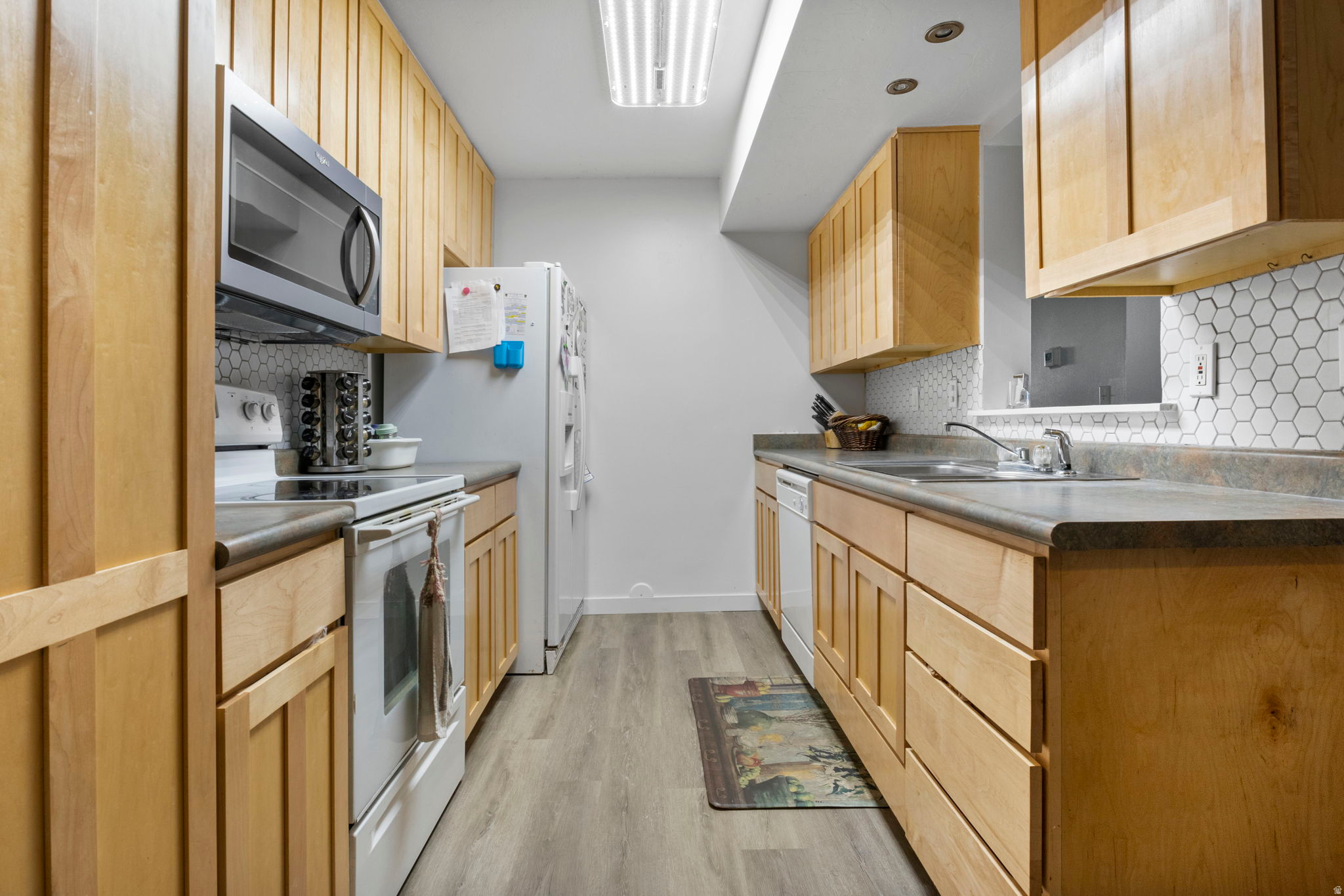 OAK MEADOWS CONDOS - Residential