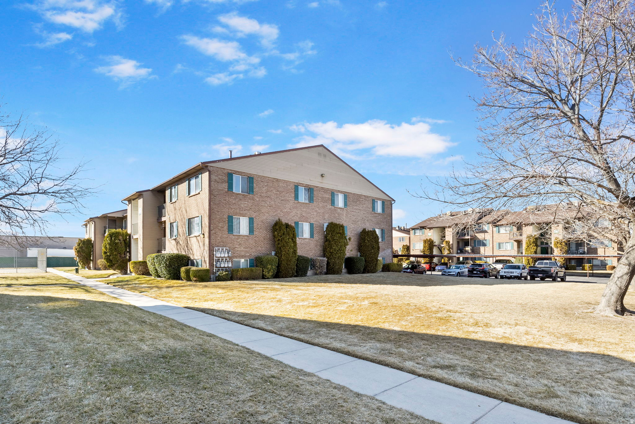 OAK MEADOWS CONDOS - Residential