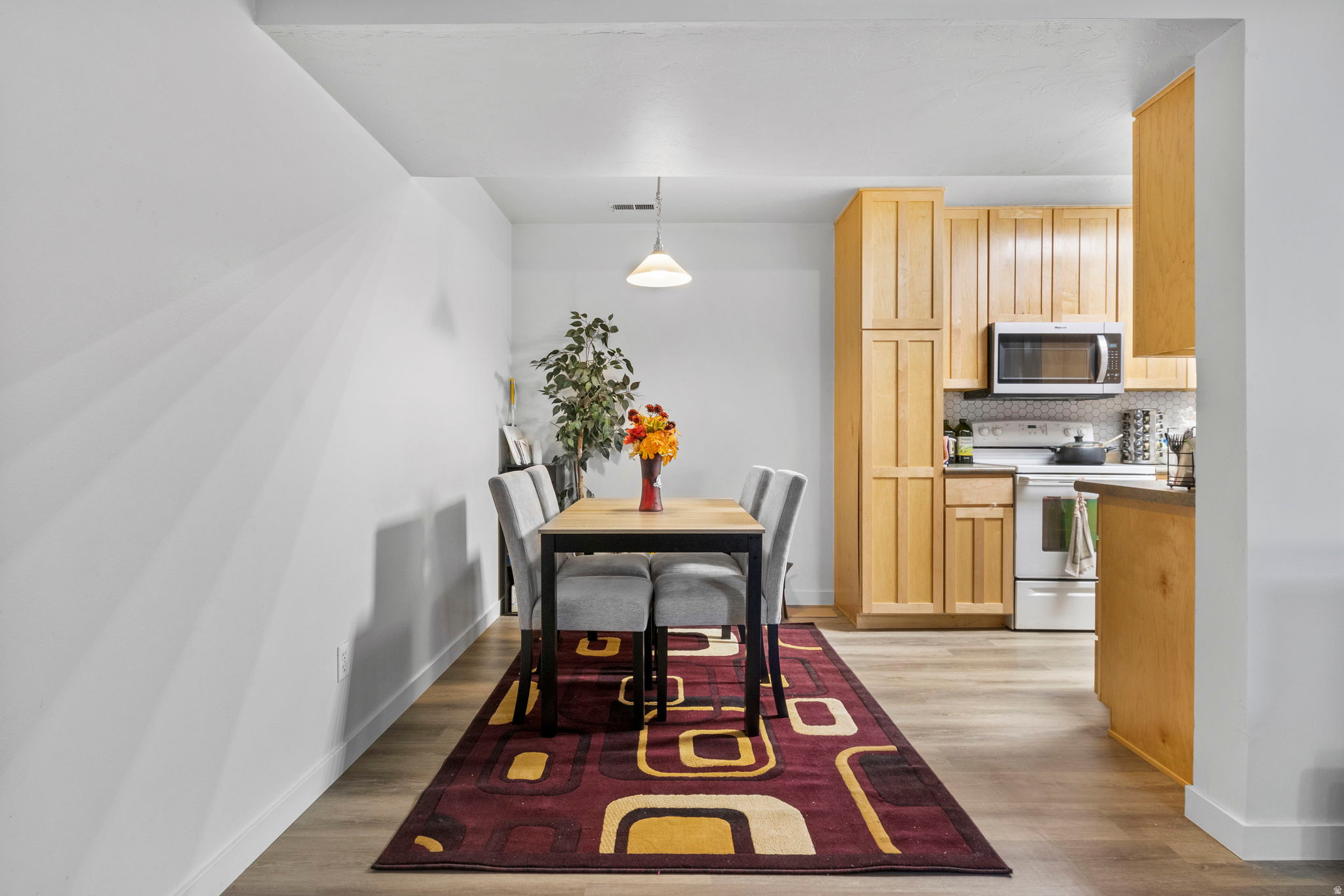 OAK MEADOWS CONDOS - Residential