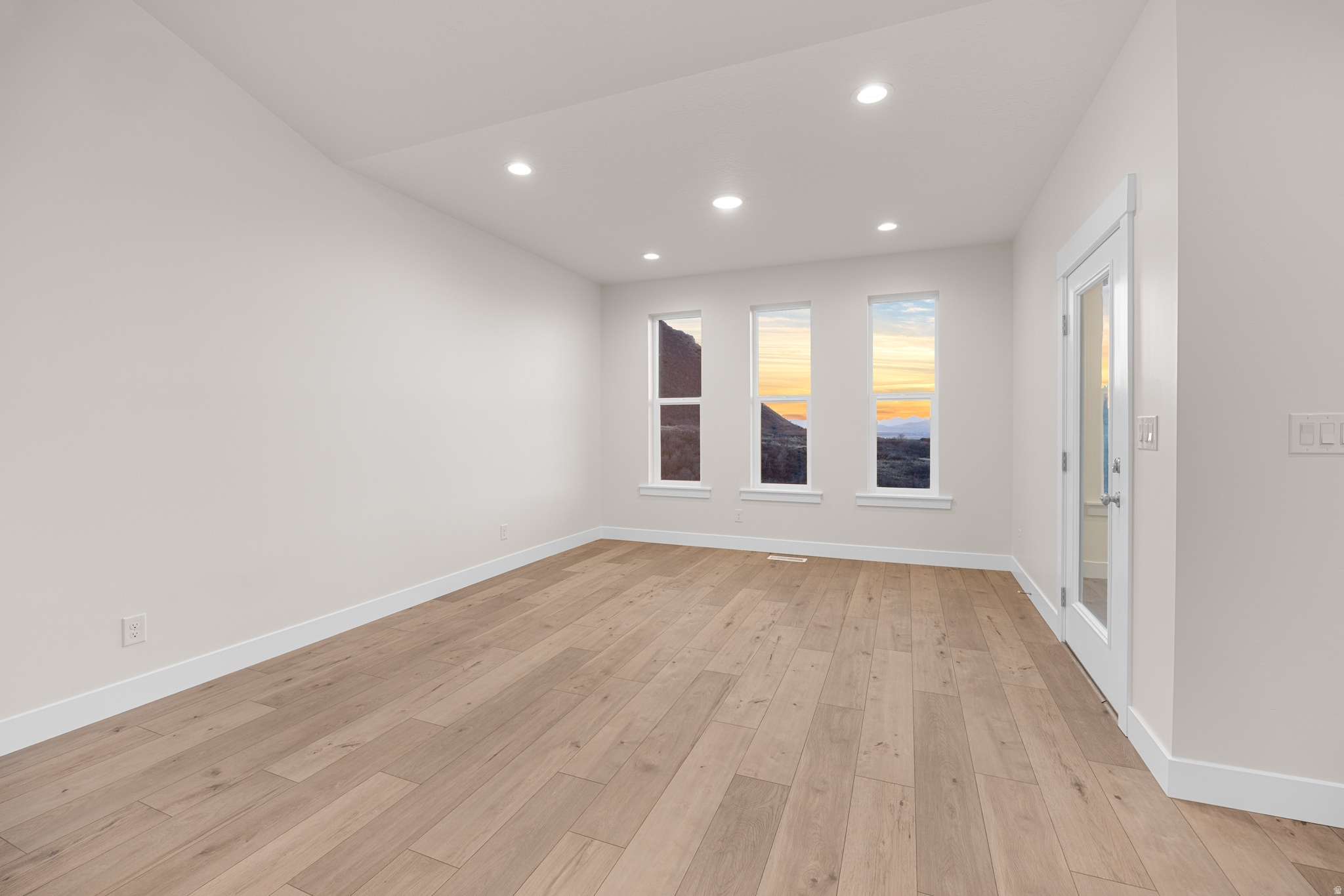 OAKRIDGE COVE - Residential