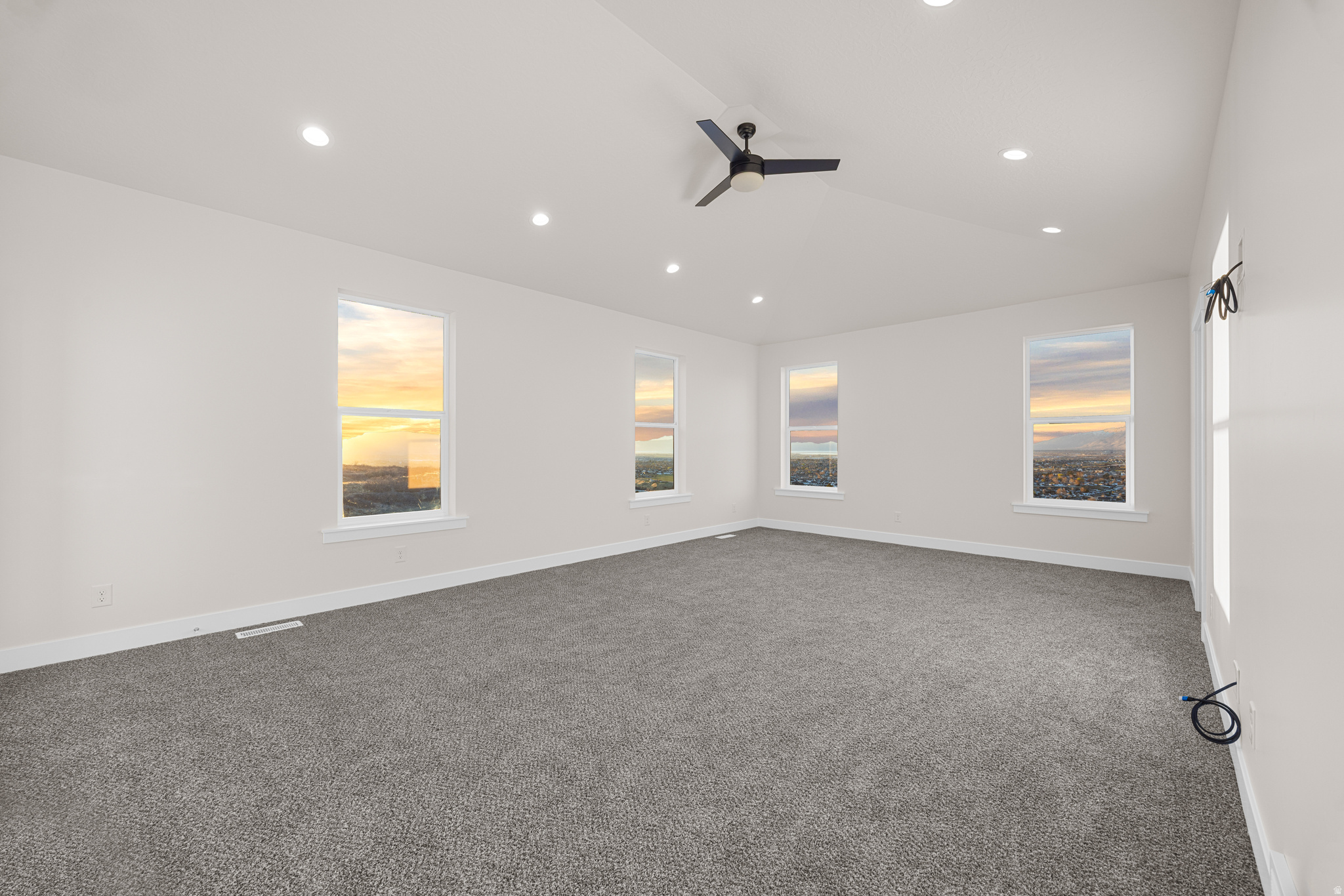 OAKRIDGE COVE - Residential