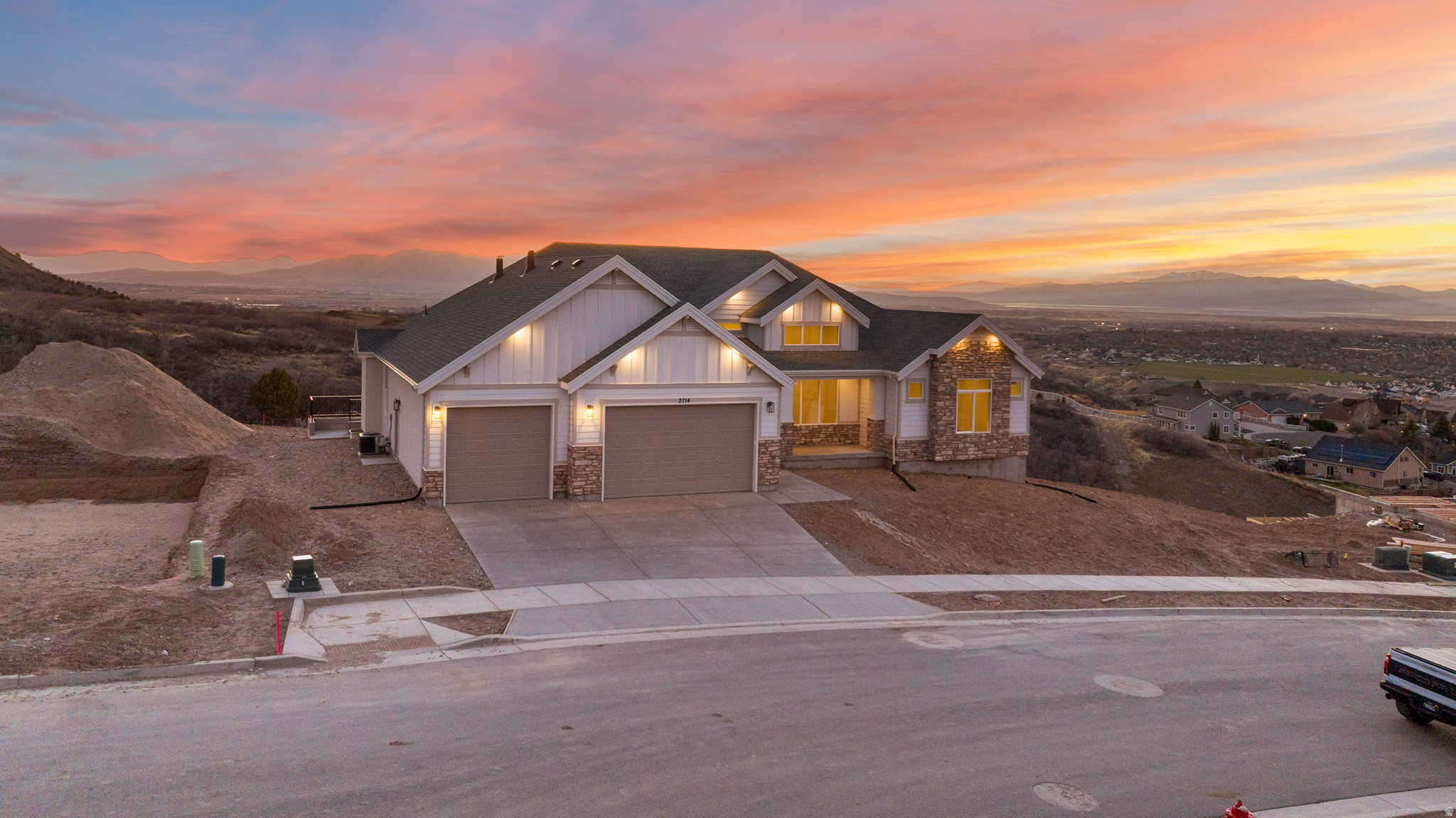 OAKRIDGE COVE - Residential