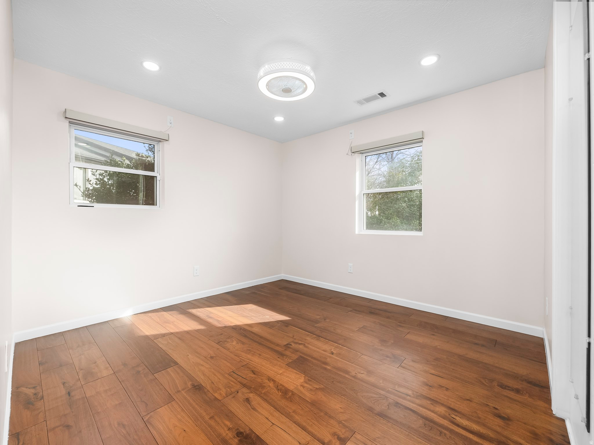 LORAN HEIGHTS ADD - Residential Lease