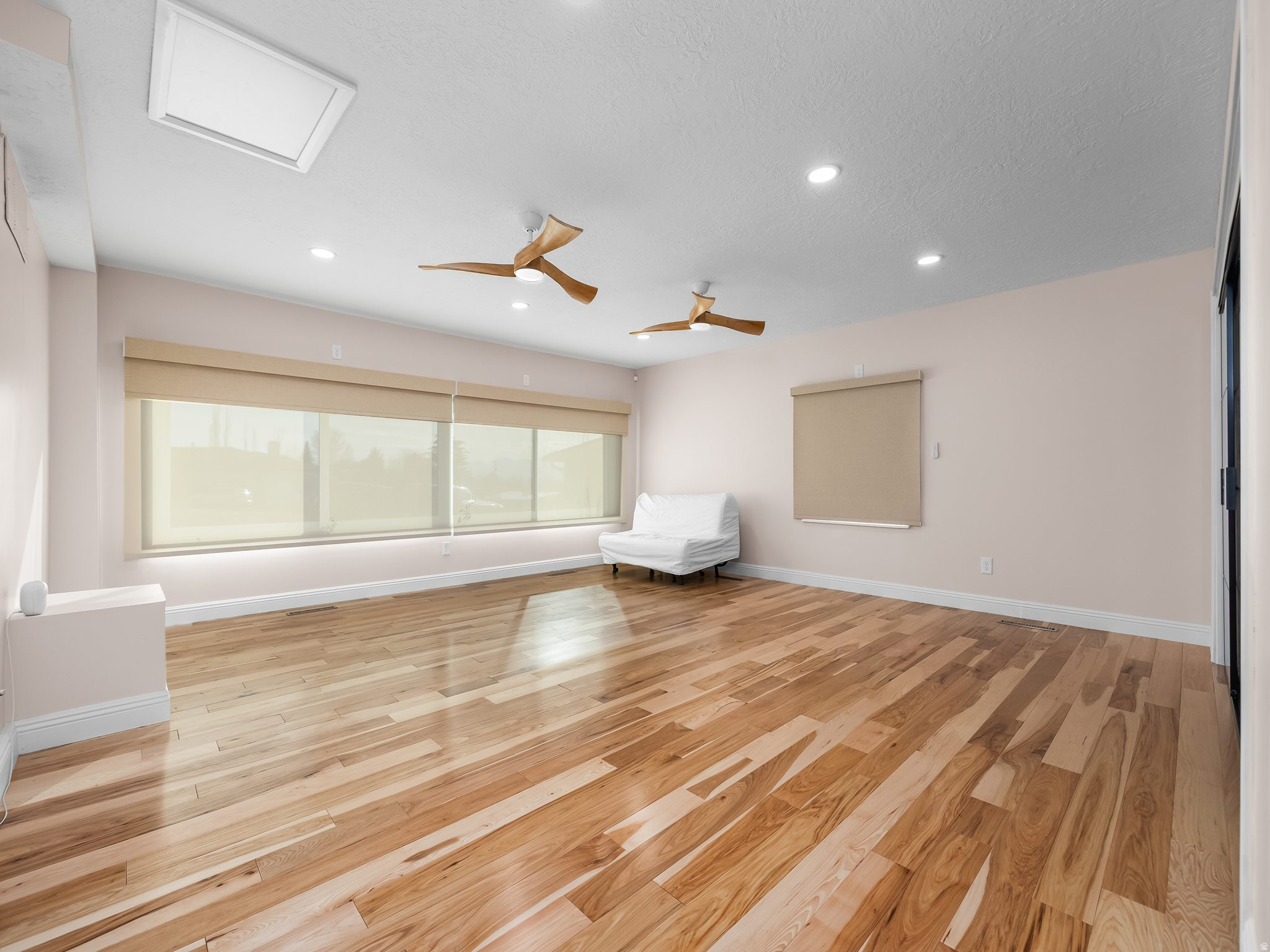 LORAN HEIGHTS ADD - Residential Lease