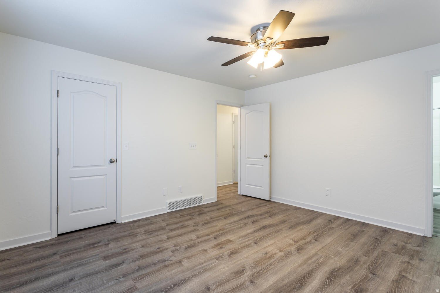 TRAILSIDE - Residential Lease