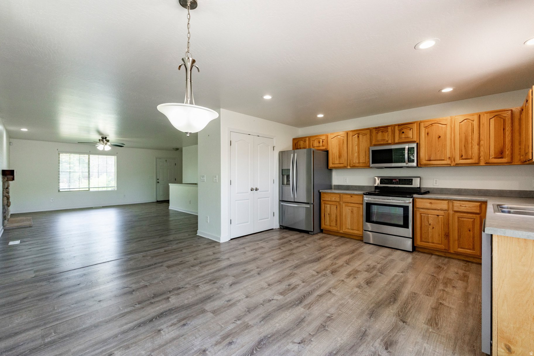 TRAILSIDE - Residential Lease