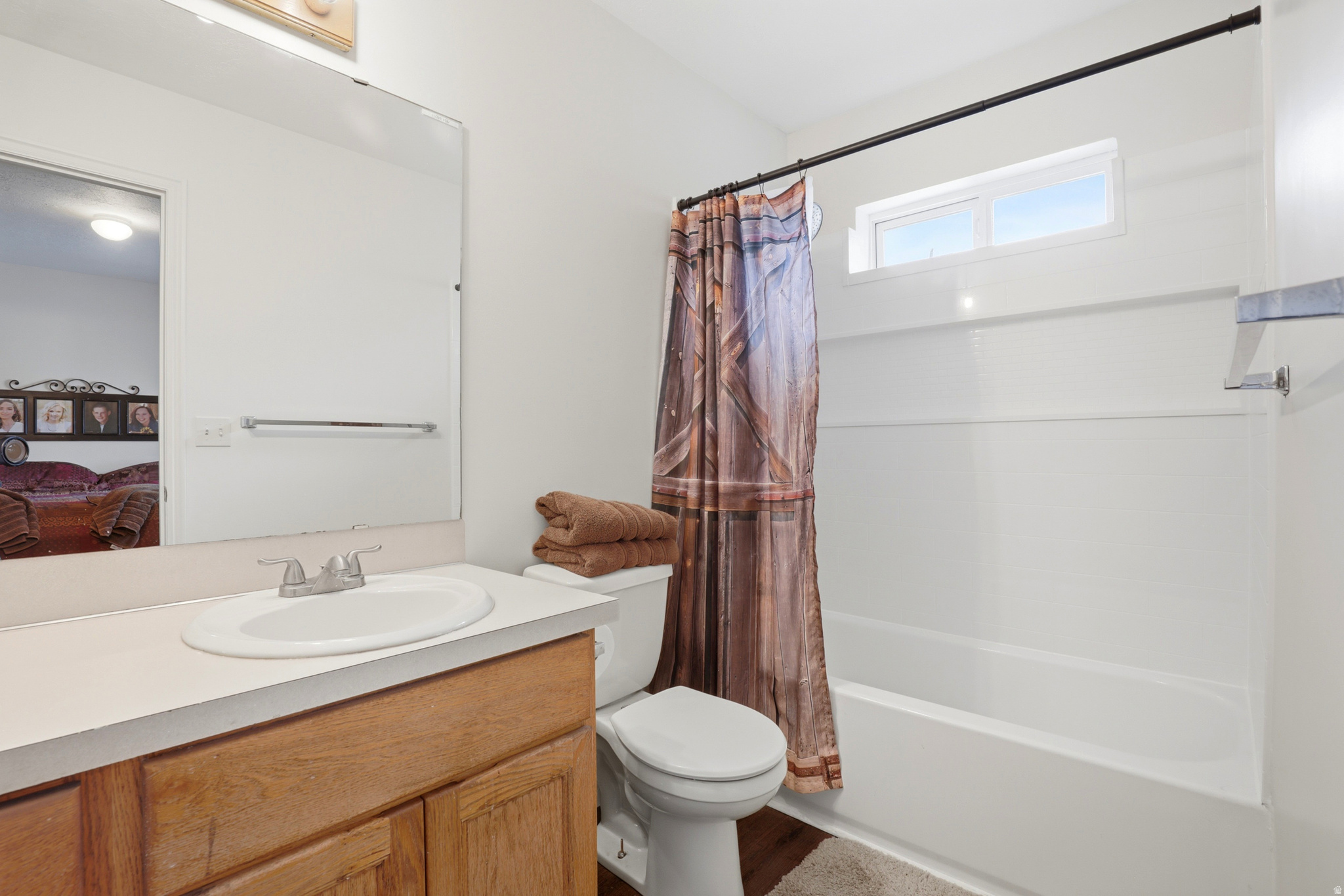 HAYES WEST - Residential