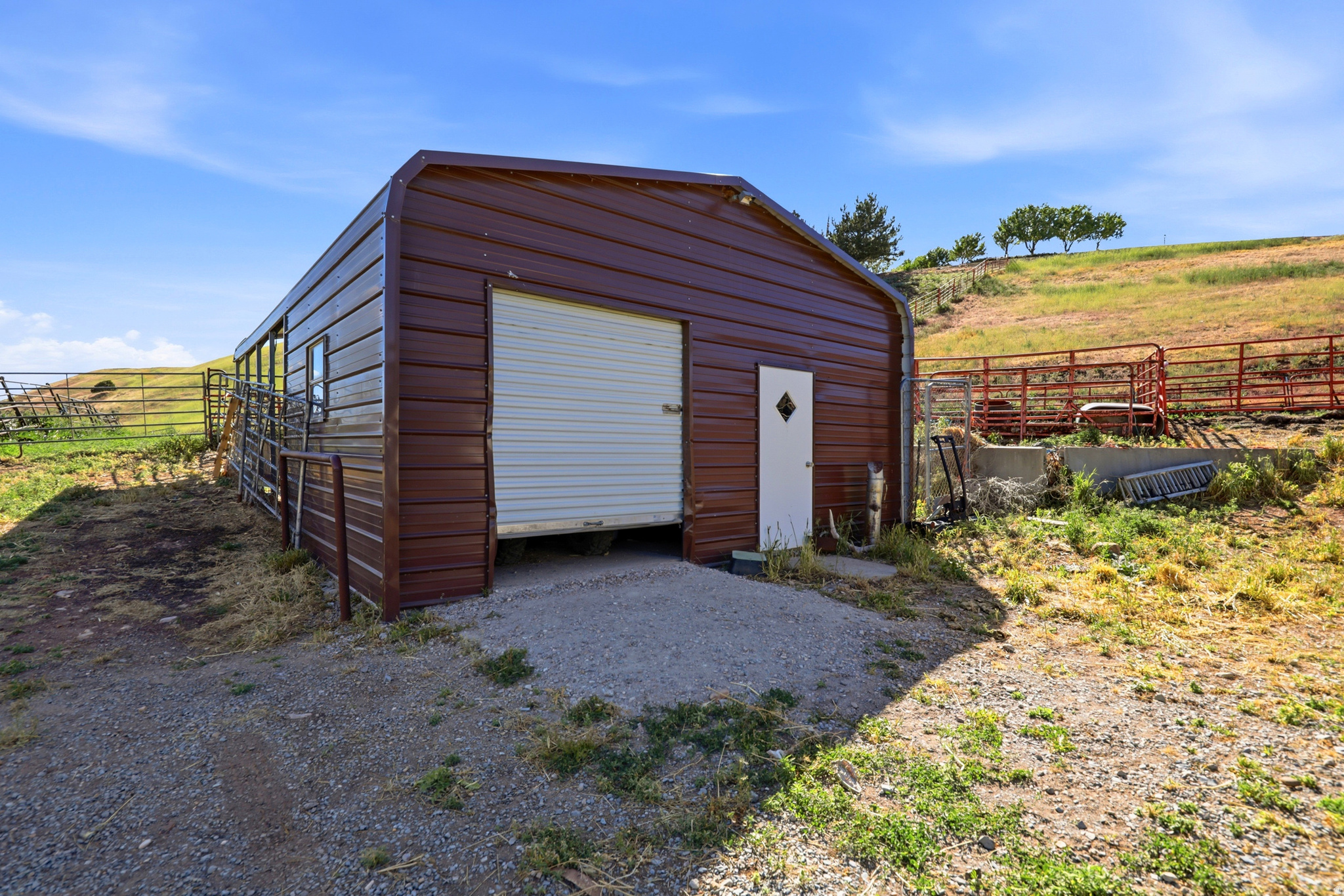 HAYES WEST - Residential