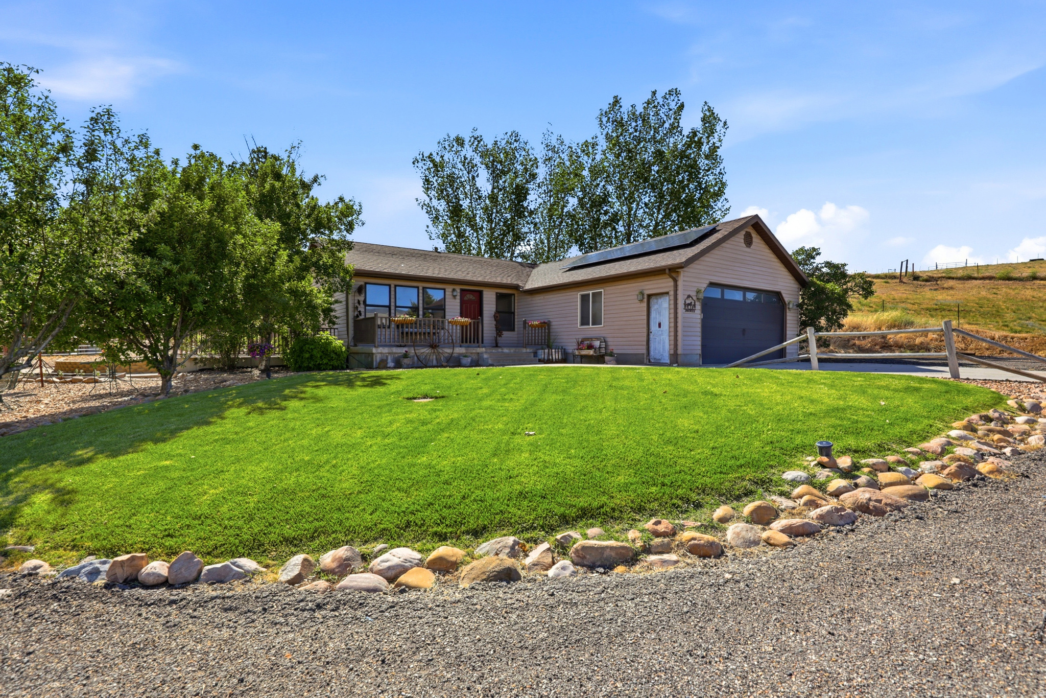 HAYES WEST - Residential