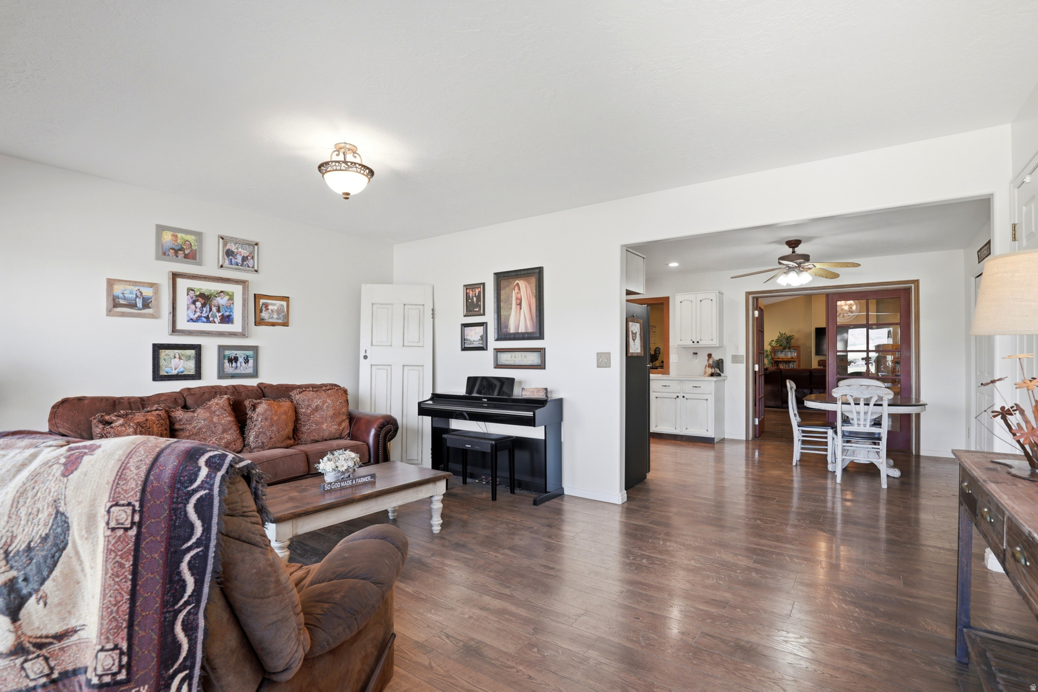 HAYES WEST - Residential