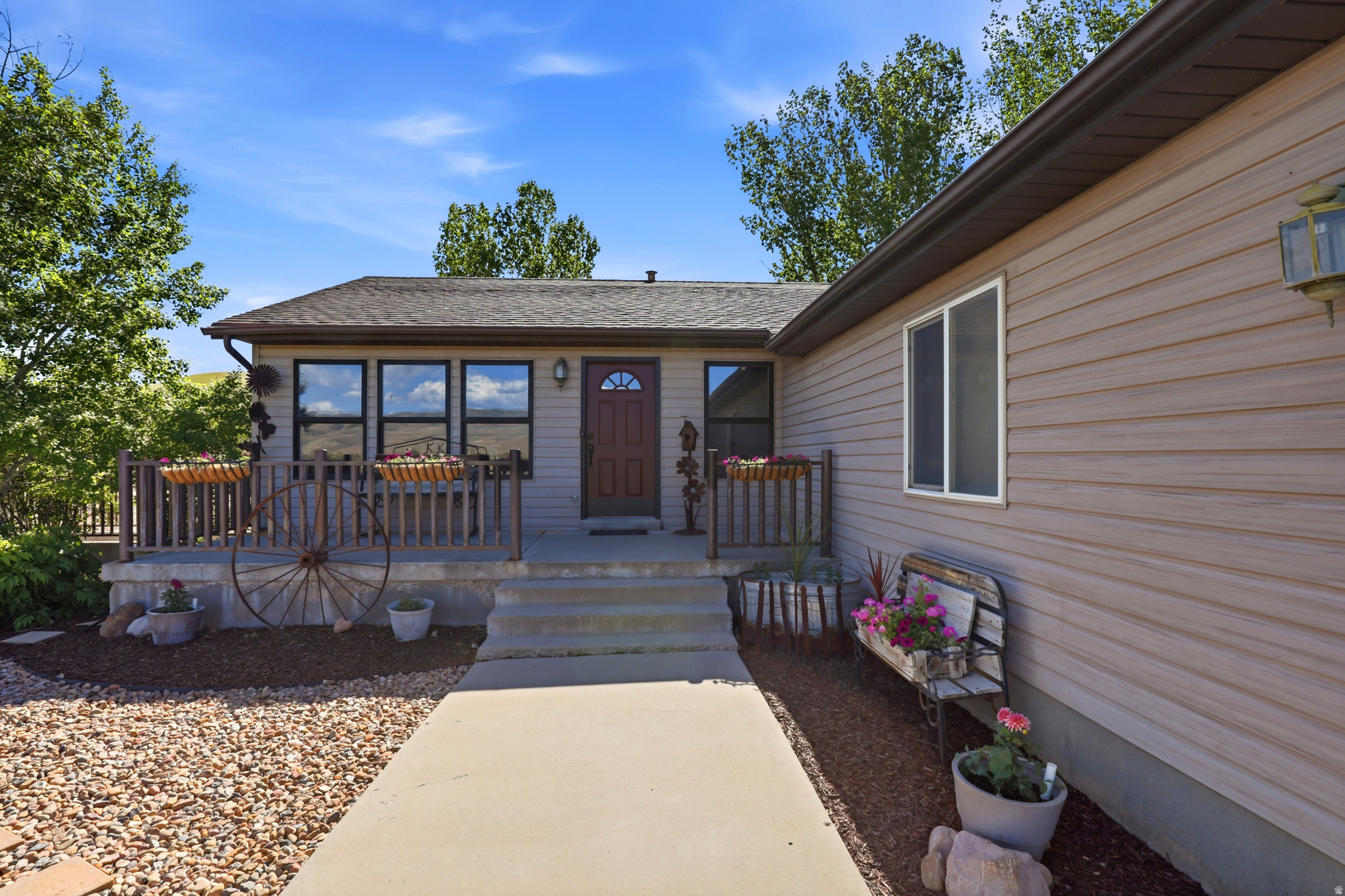 HAYES WEST - Residential
