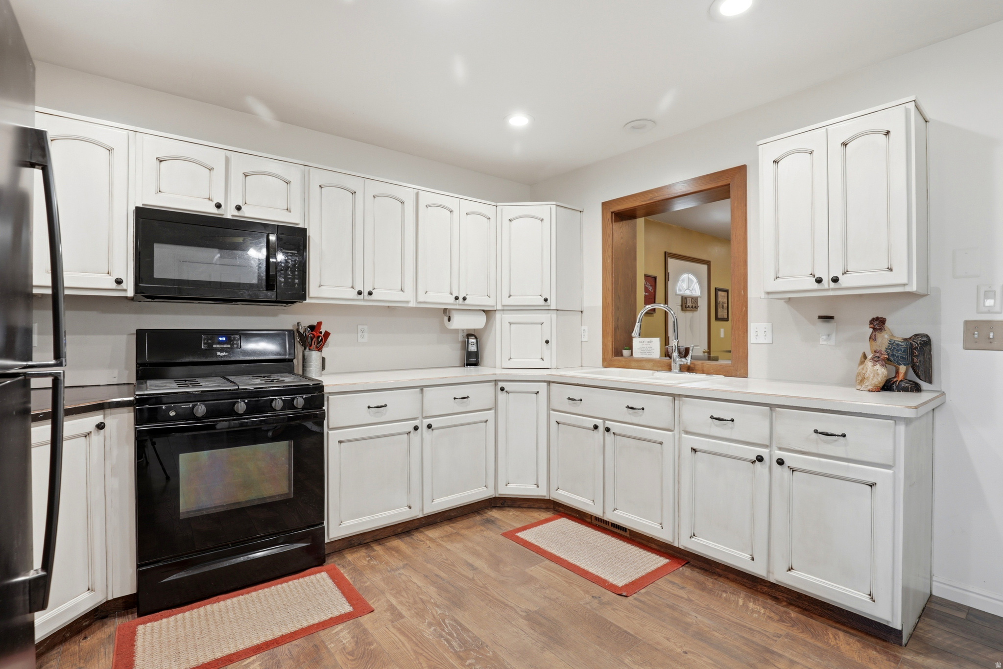 HAYES WEST - Residential