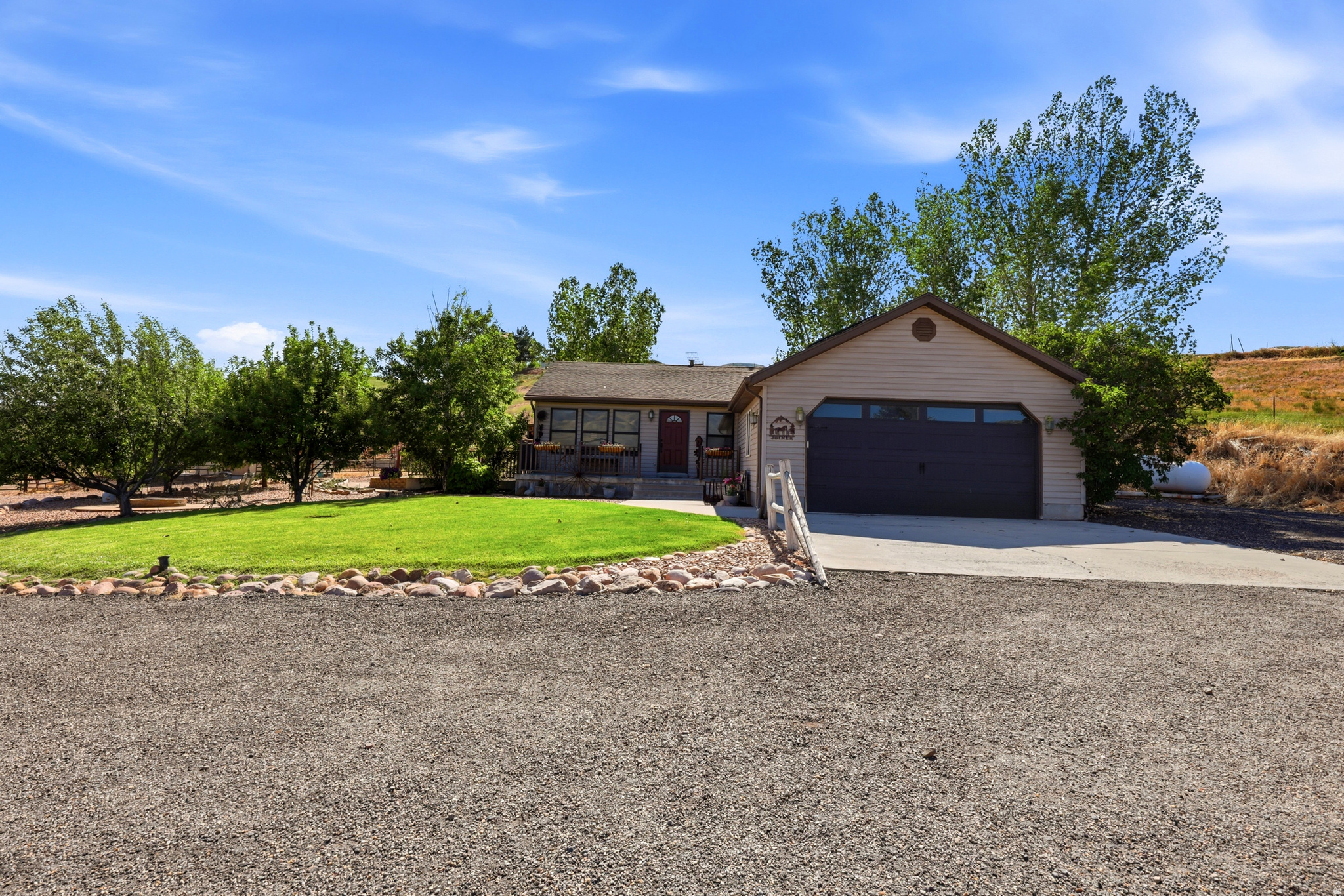 HAYES WEST - Residential