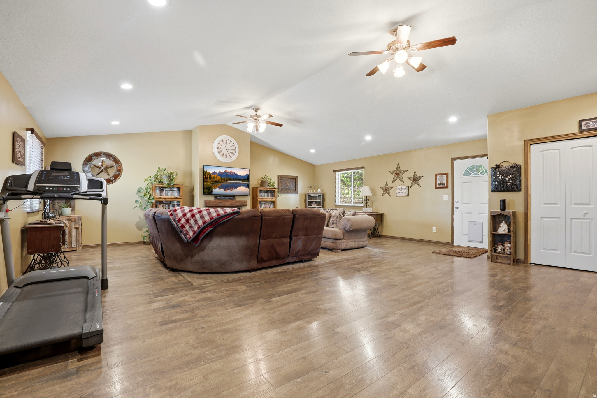 HAYES WEST - Residential