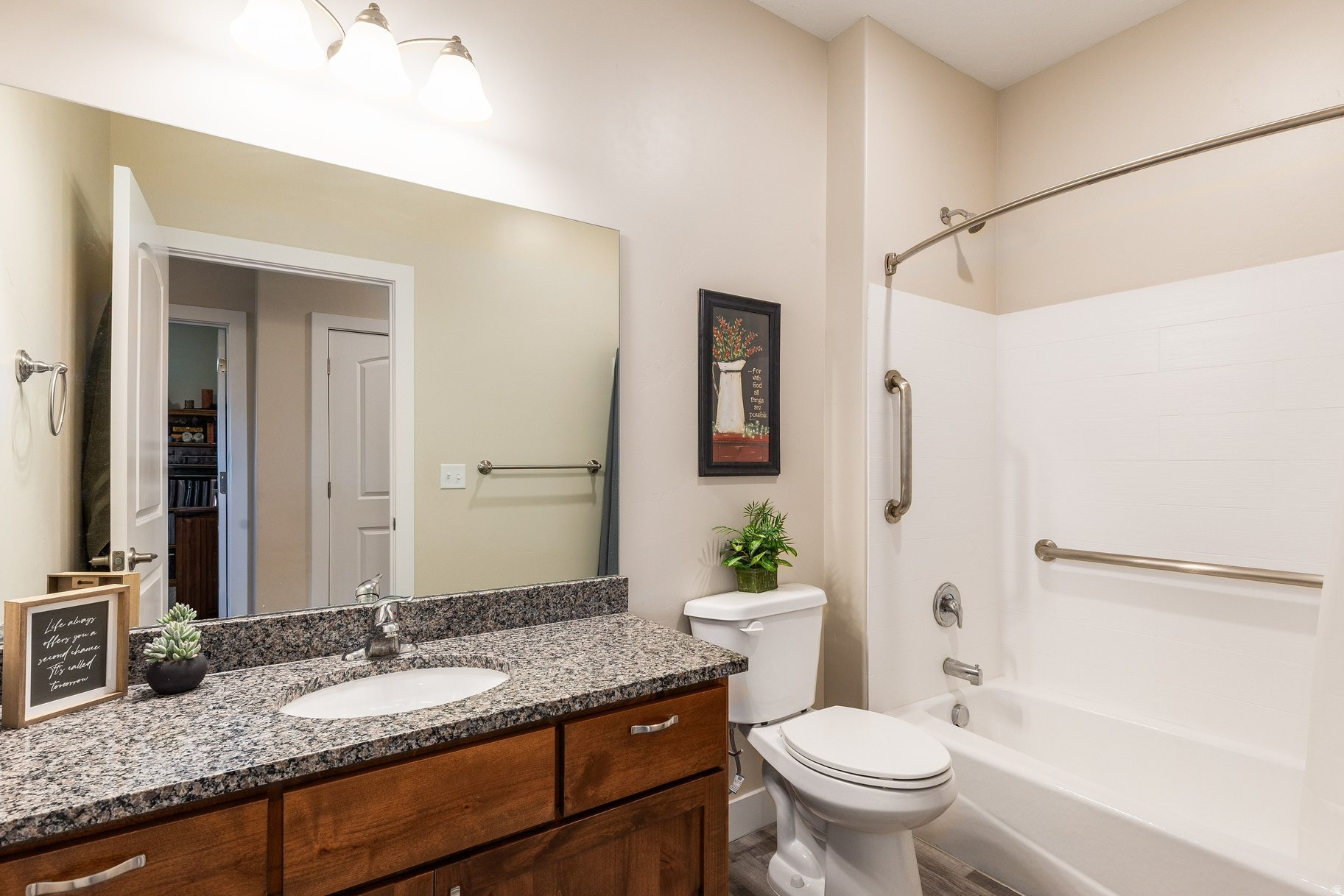 MAPLE LANDING - Residential