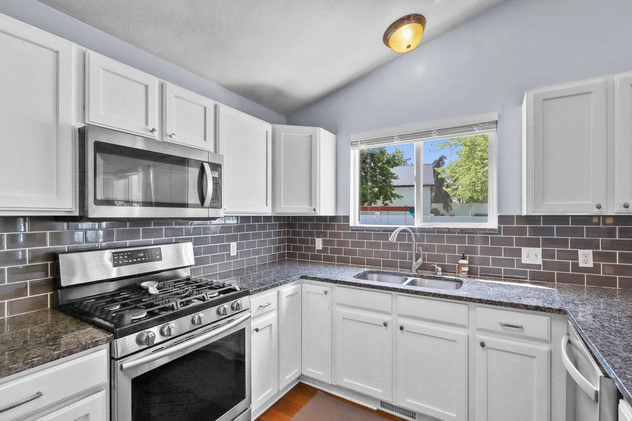CEDARVIEW ESTATES - Residential