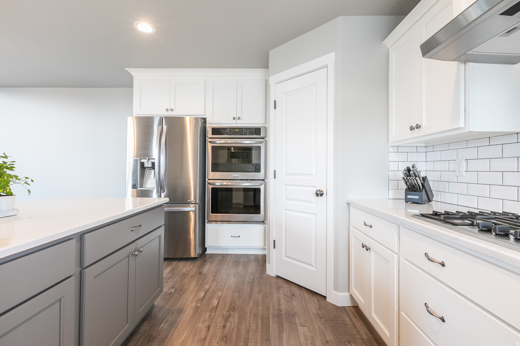S CURVE ESTATES - Residential