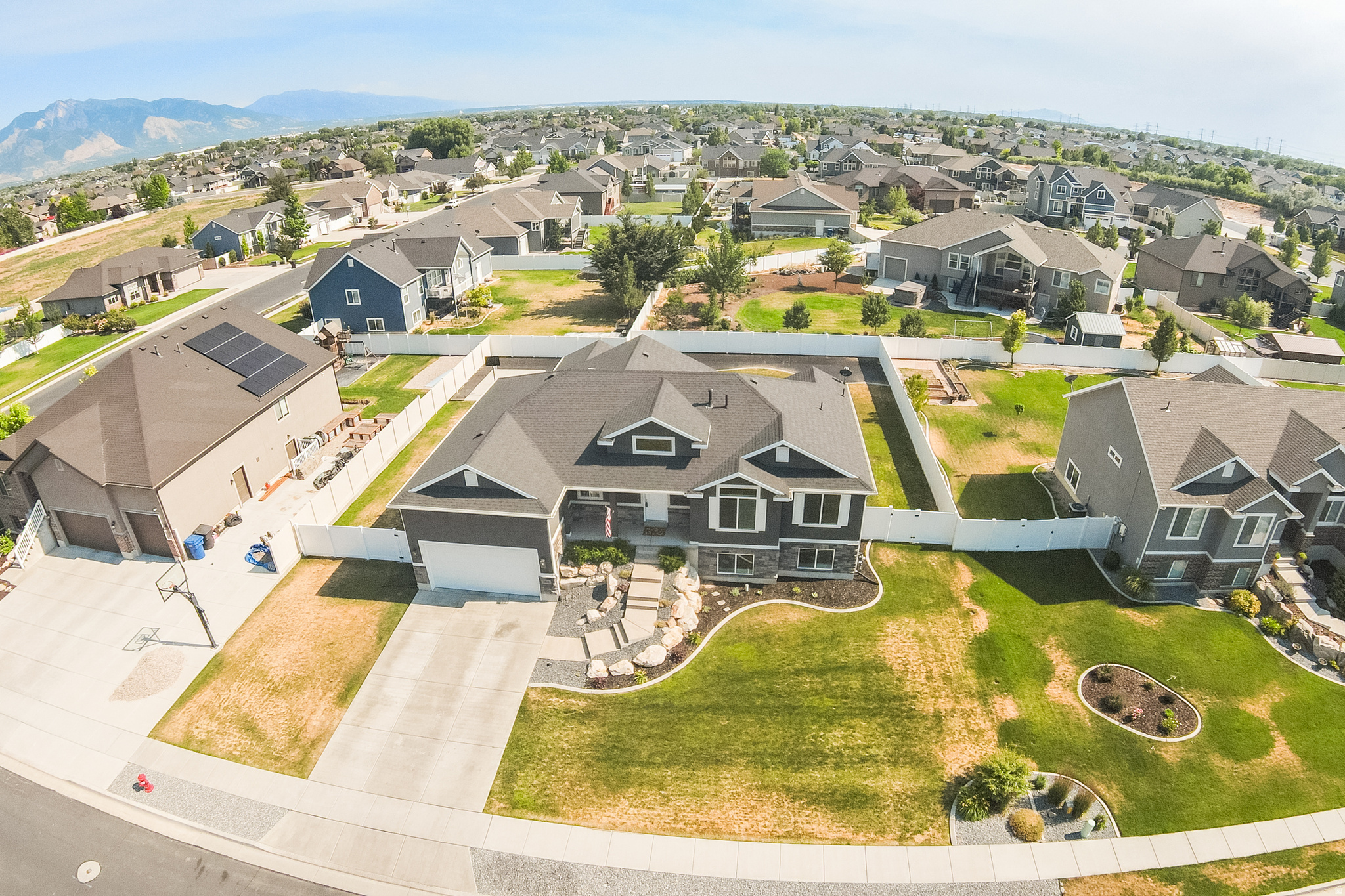 S CURVE ESTATES - Residential