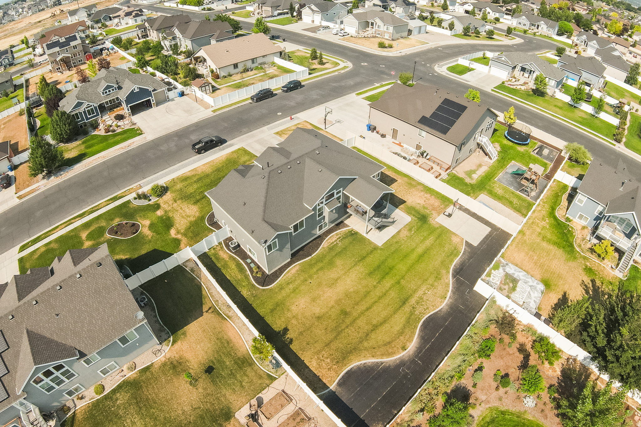 S CURVE ESTATES - Residential