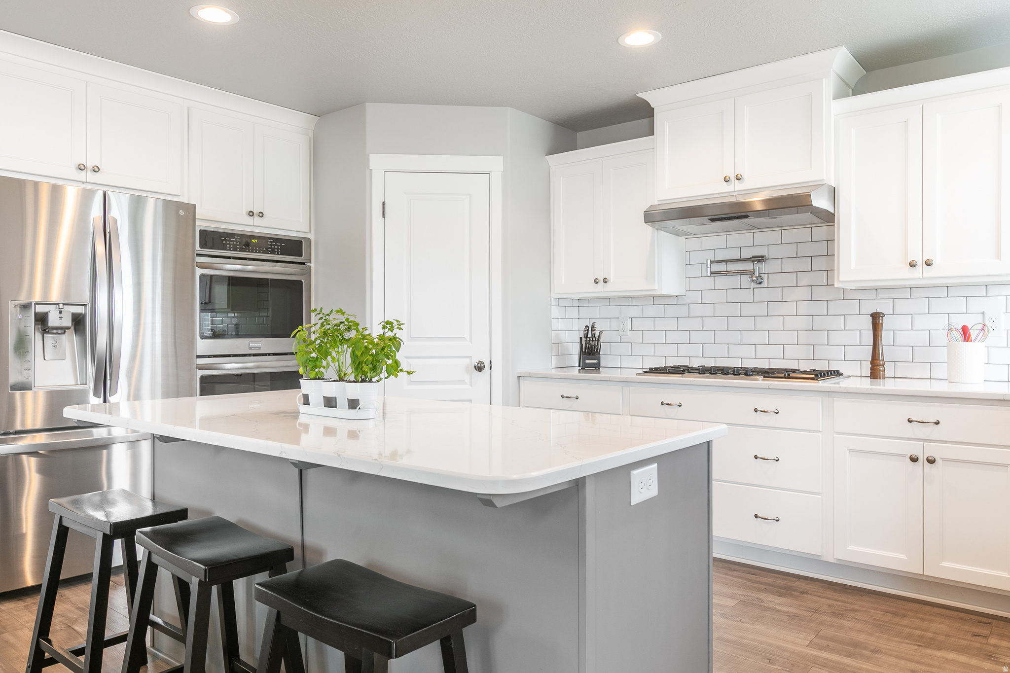 S CURVE ESTATES - Residential