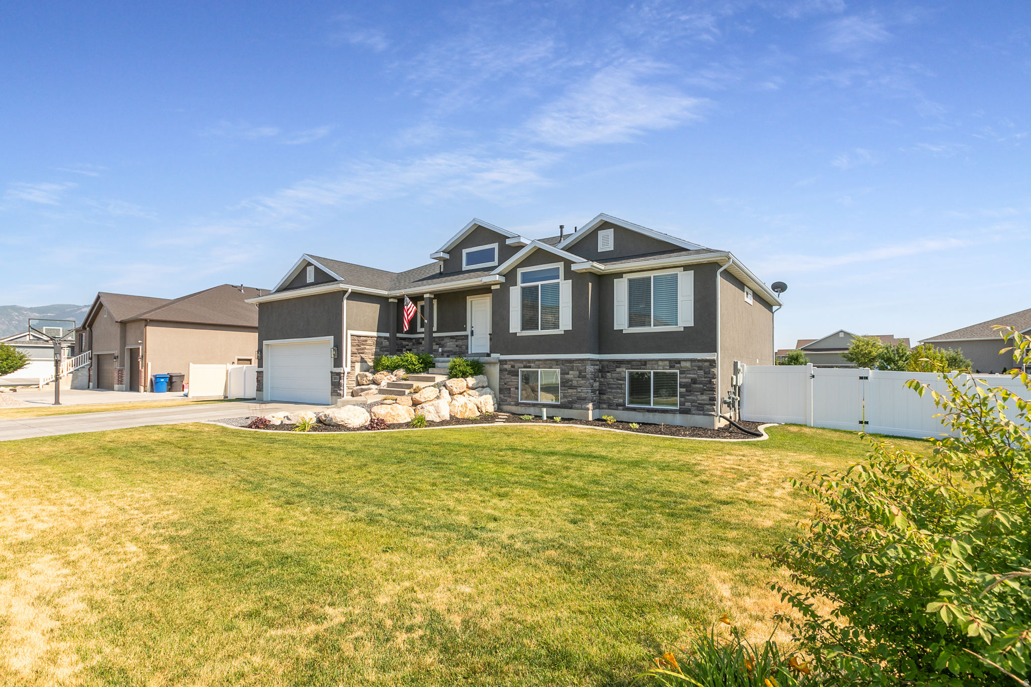 S CURVE ESTATES - Residential