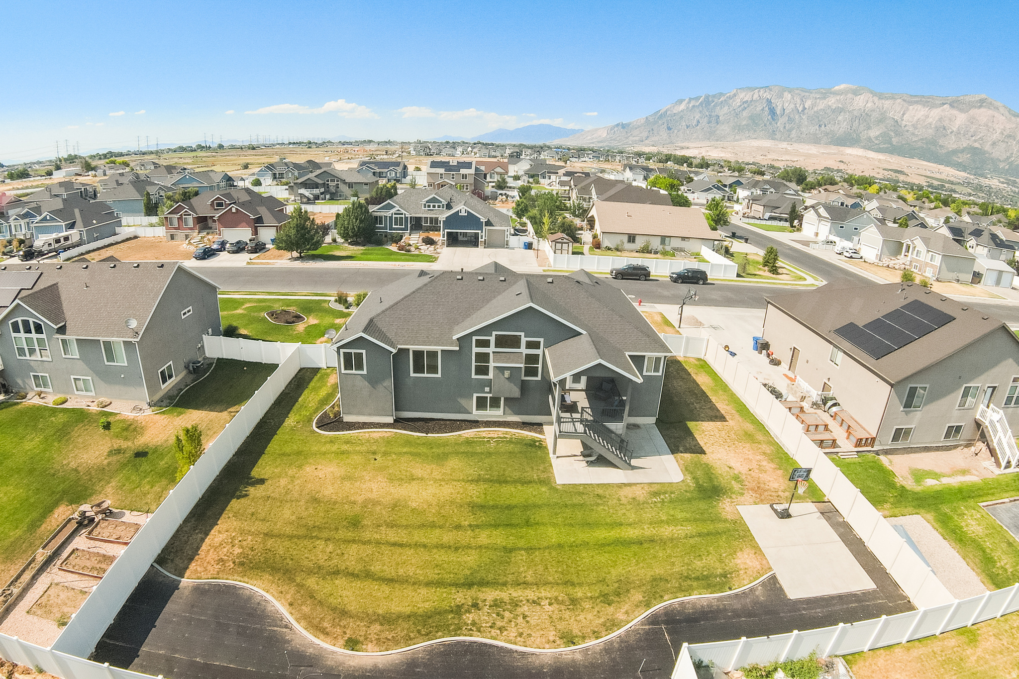 S CURVE ESTATES - Residential