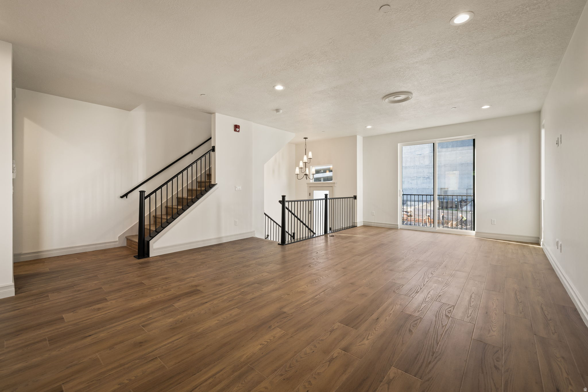 THE IRIS - Residential