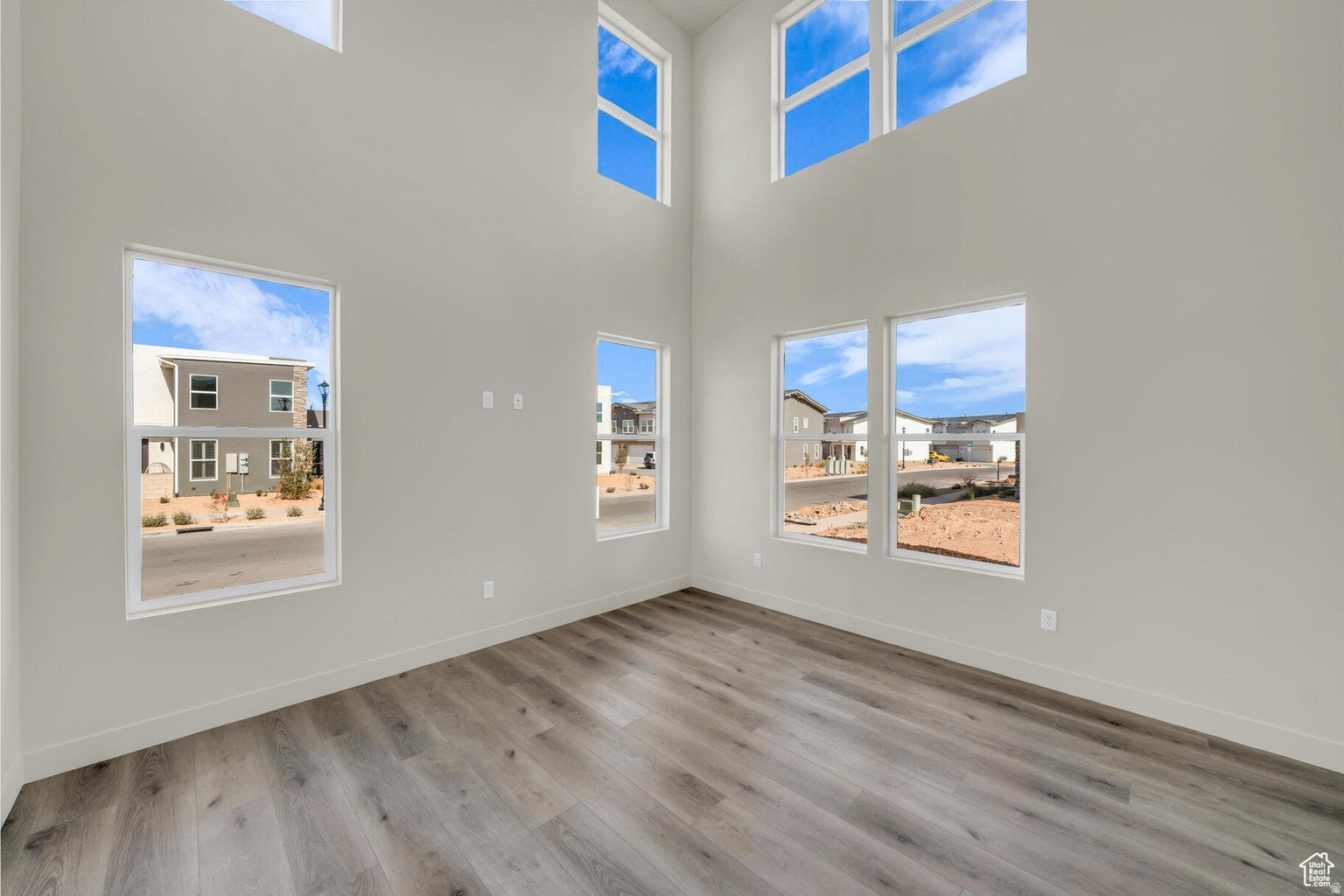 SAGE HAVEN OF DESERT COLOR - Residential
