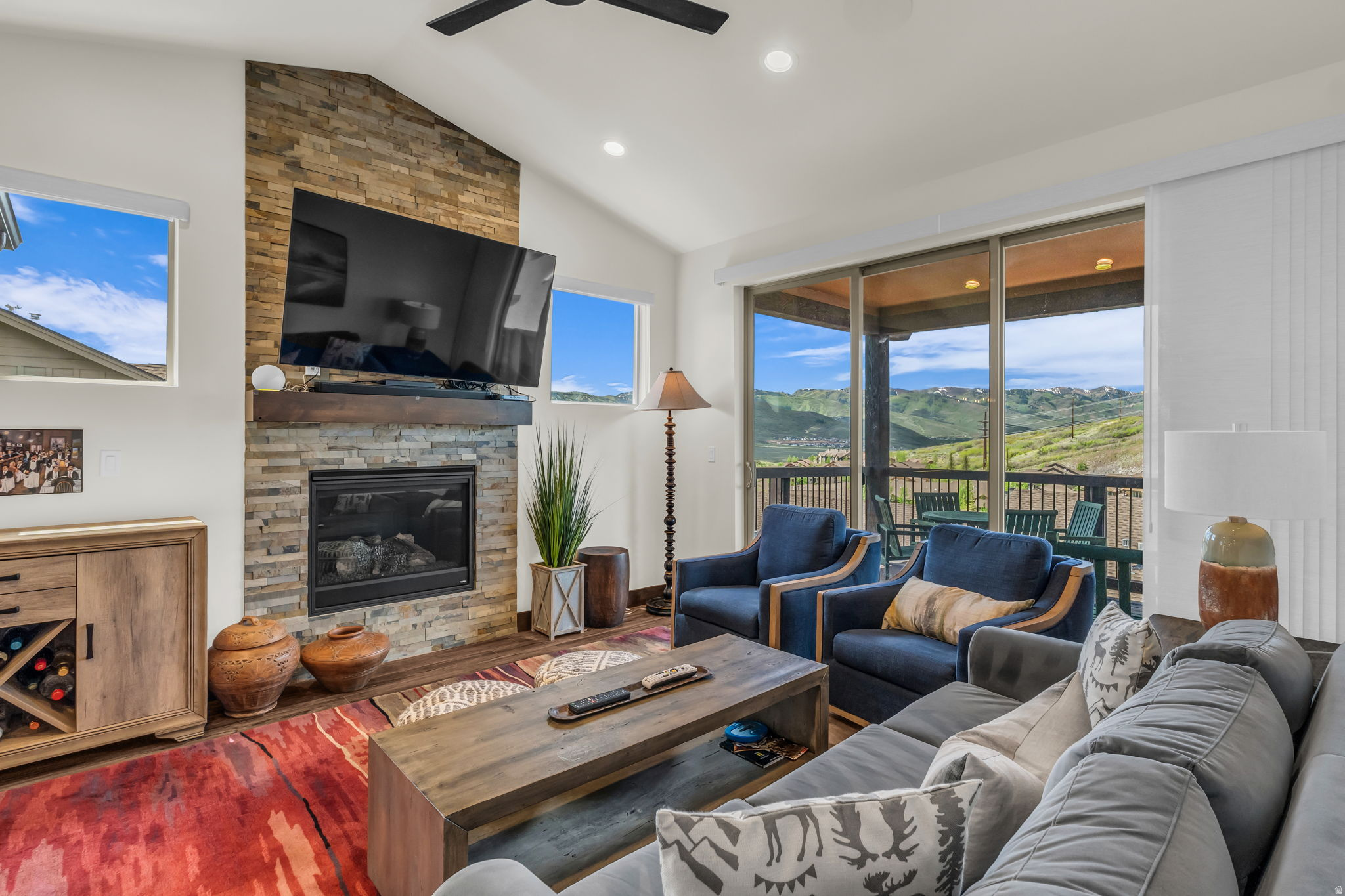 BLACK ROCK RIDGE - Residential