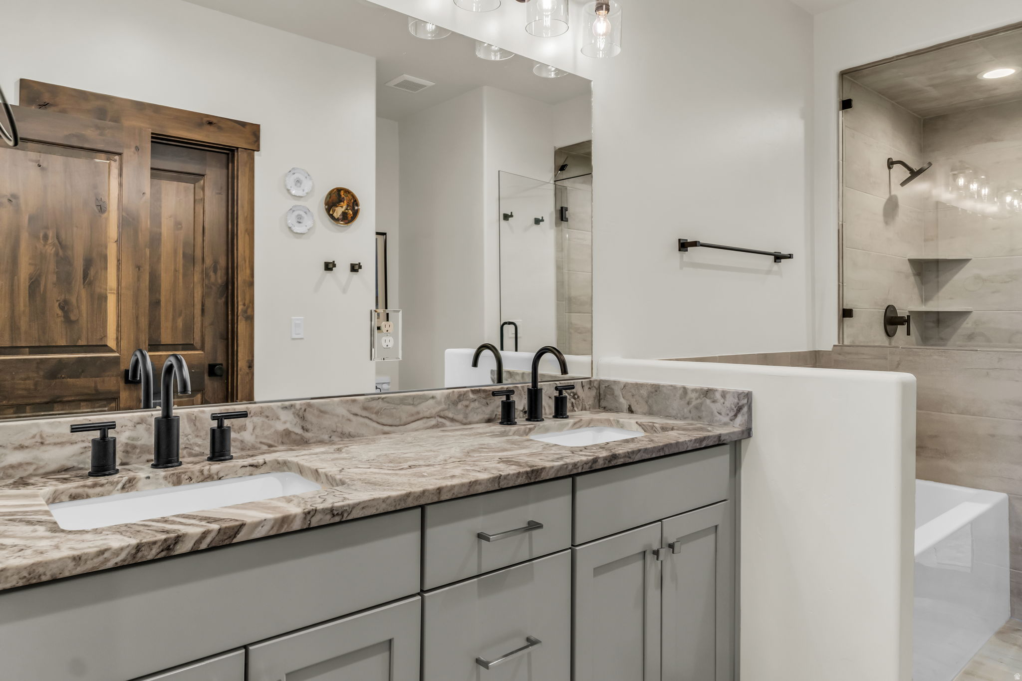 BLACK ROCK RIDGE - Residential