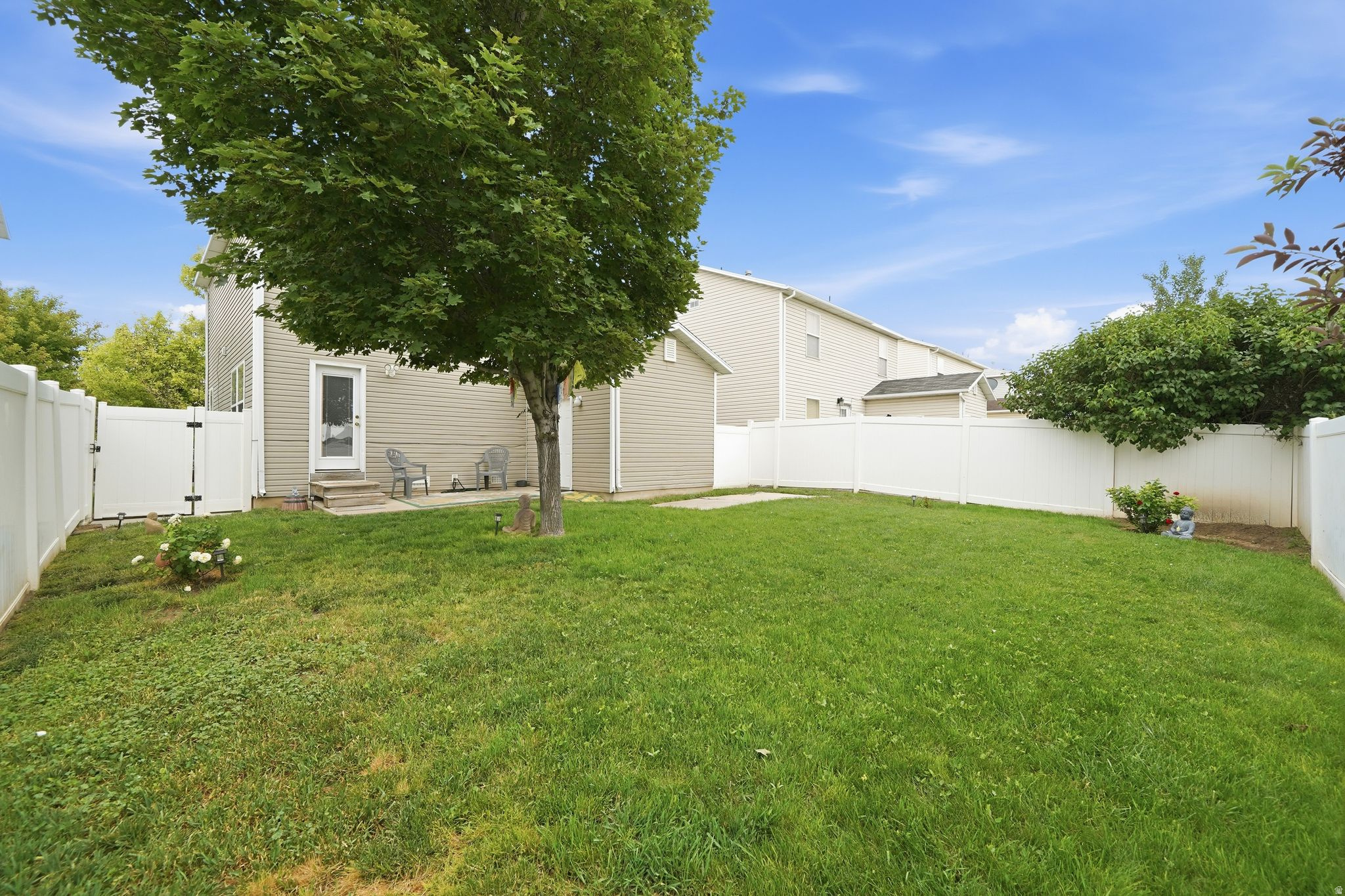 CLINTON TOWNE CENTER - Residential