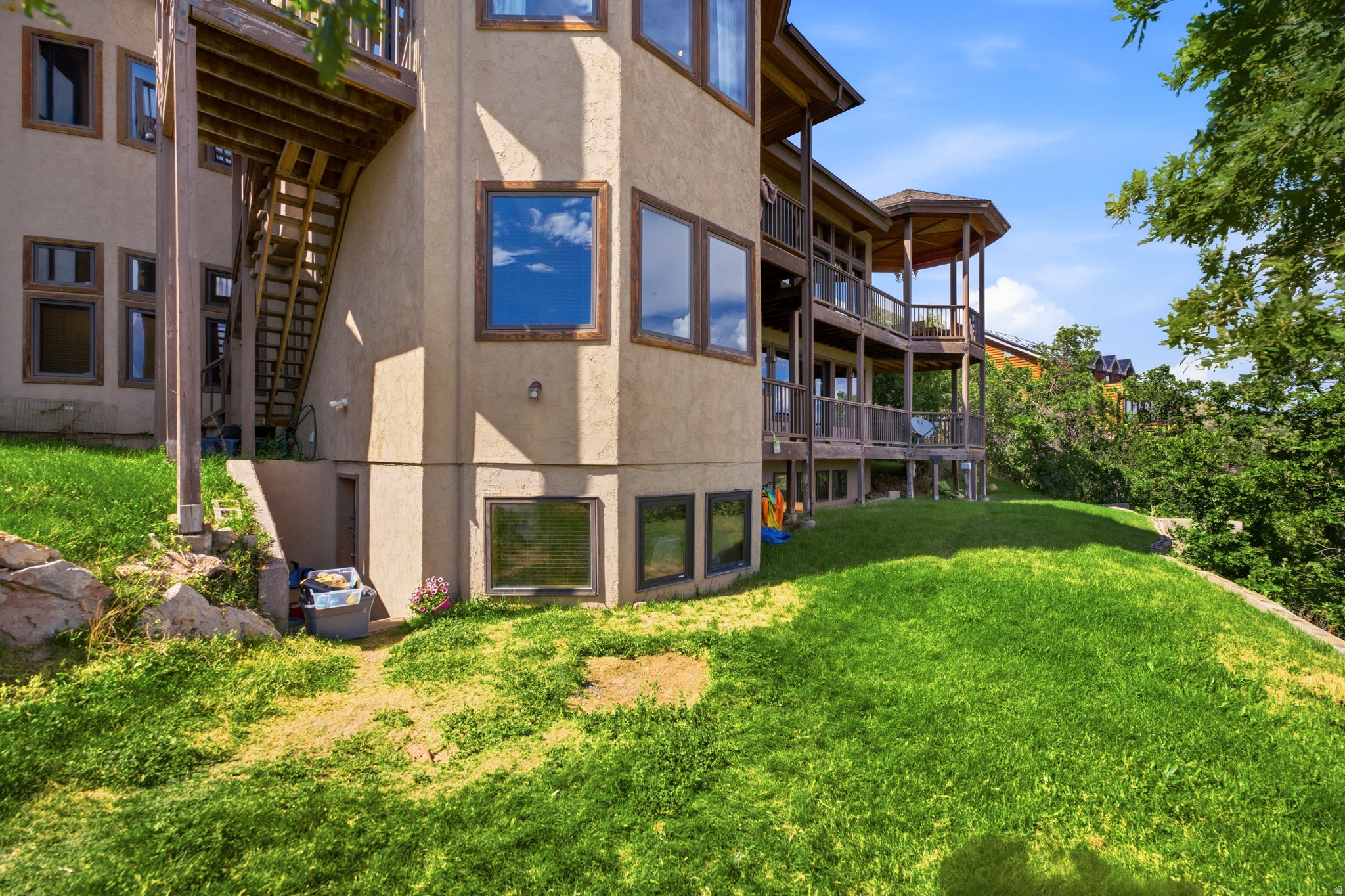 INTERLAKEN - Residential