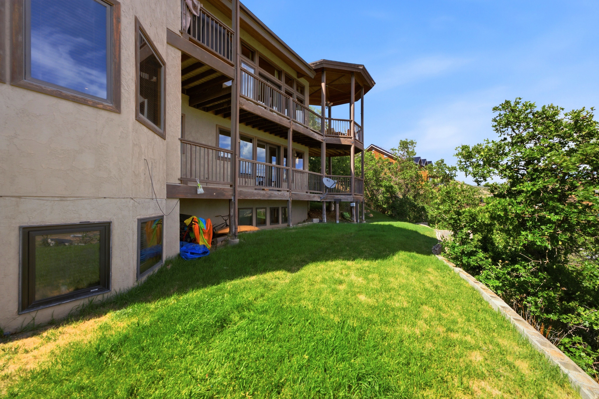 INTERLAKEN - Residential