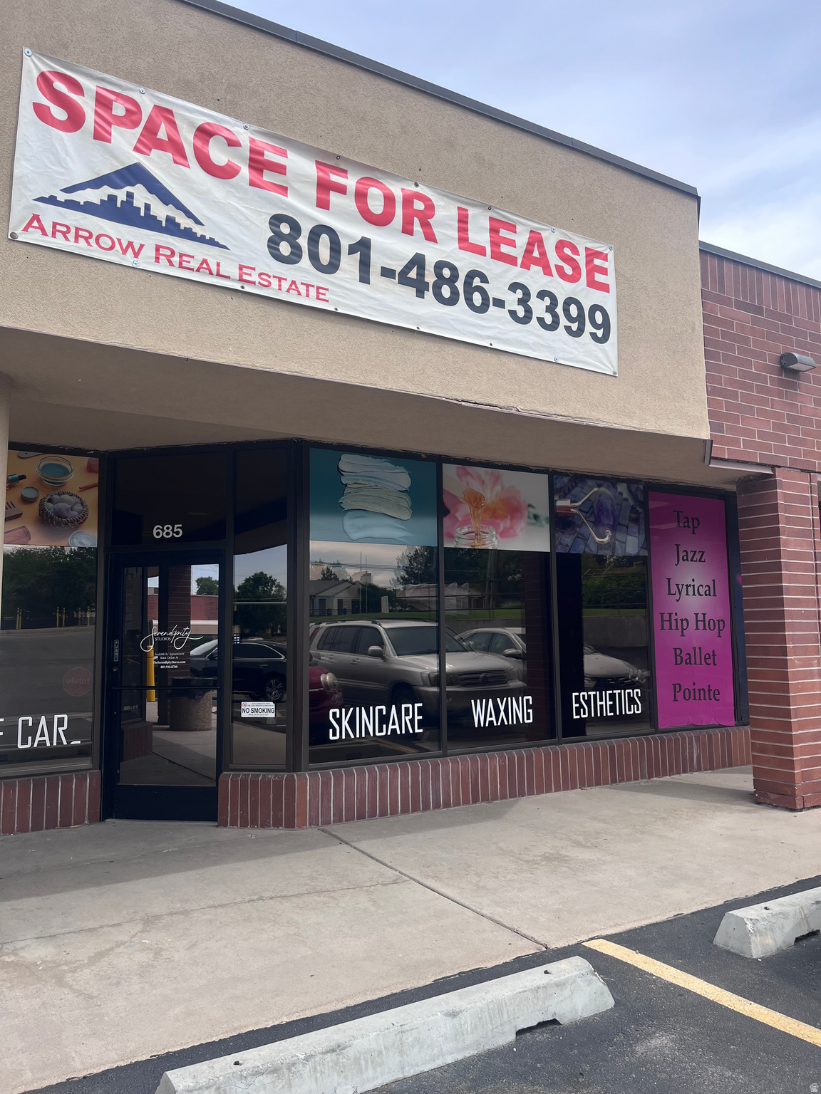 Great shopping center with Smith's as an anchor tenant. Conveniently located just off 5300 South and I-15. On-site property manager.