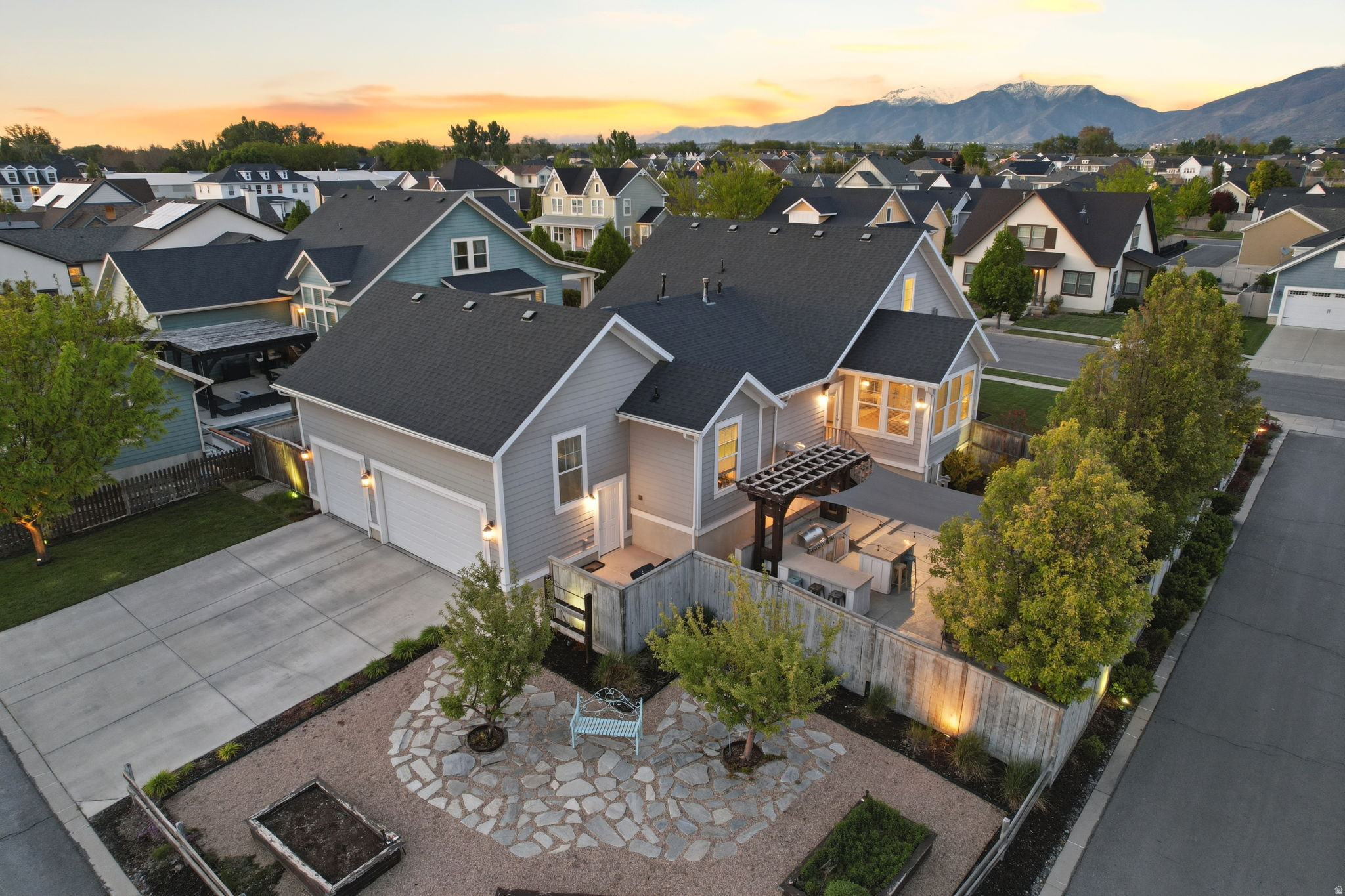 HILL FARMS - Residential