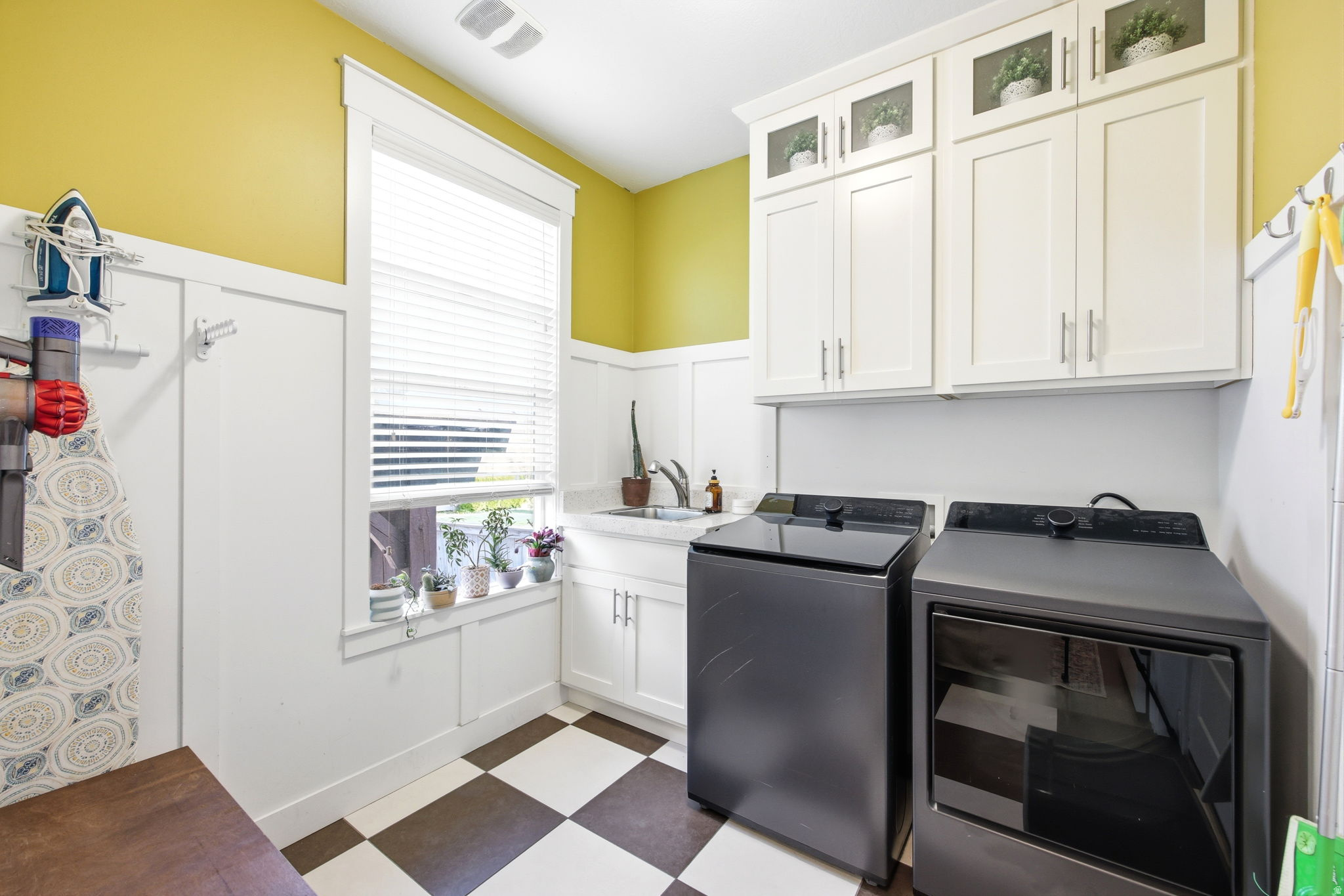 HILL FARMS - Residential