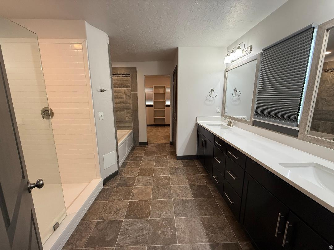 SHAMROCK VILLAGE - Residential