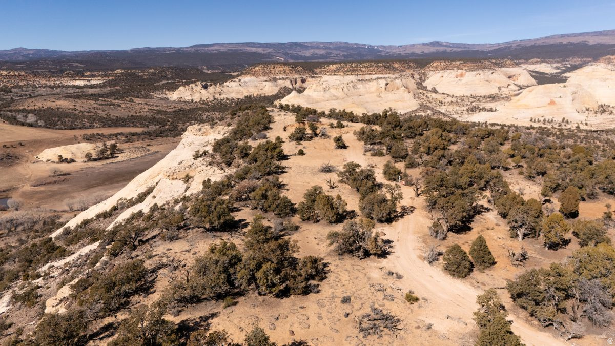 BLACK BOULDER MESA - Land