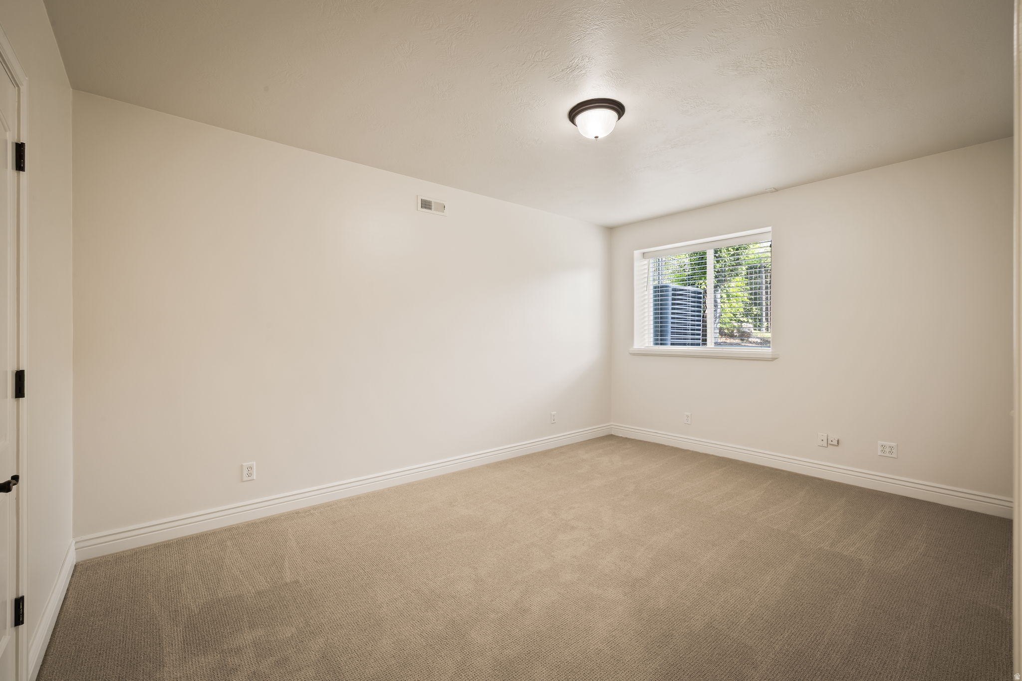 DORCHESTER POINTE - Residential