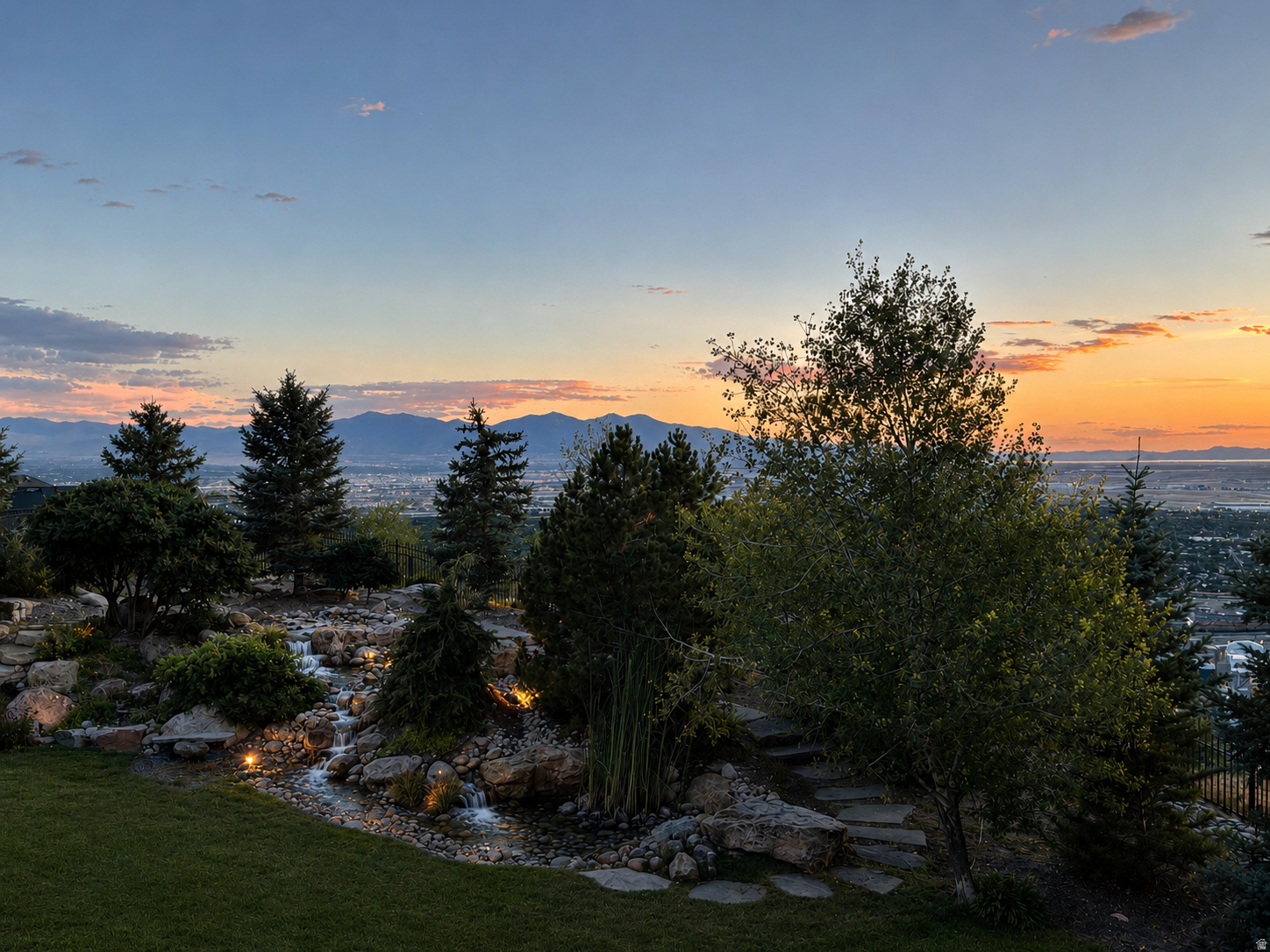 DORCHESTER POINTE - Residential