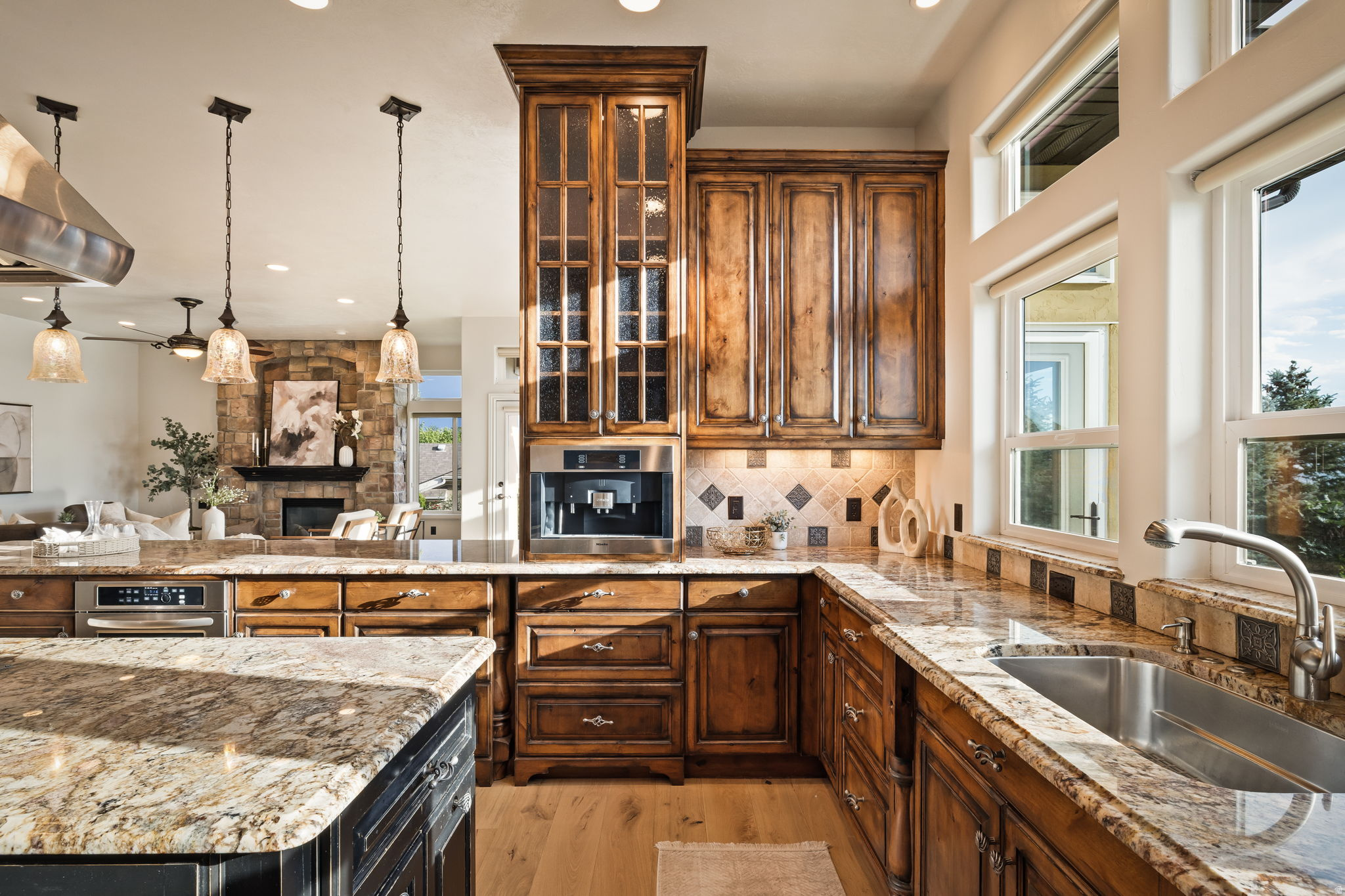 DORCHESTER POINTE - Residential