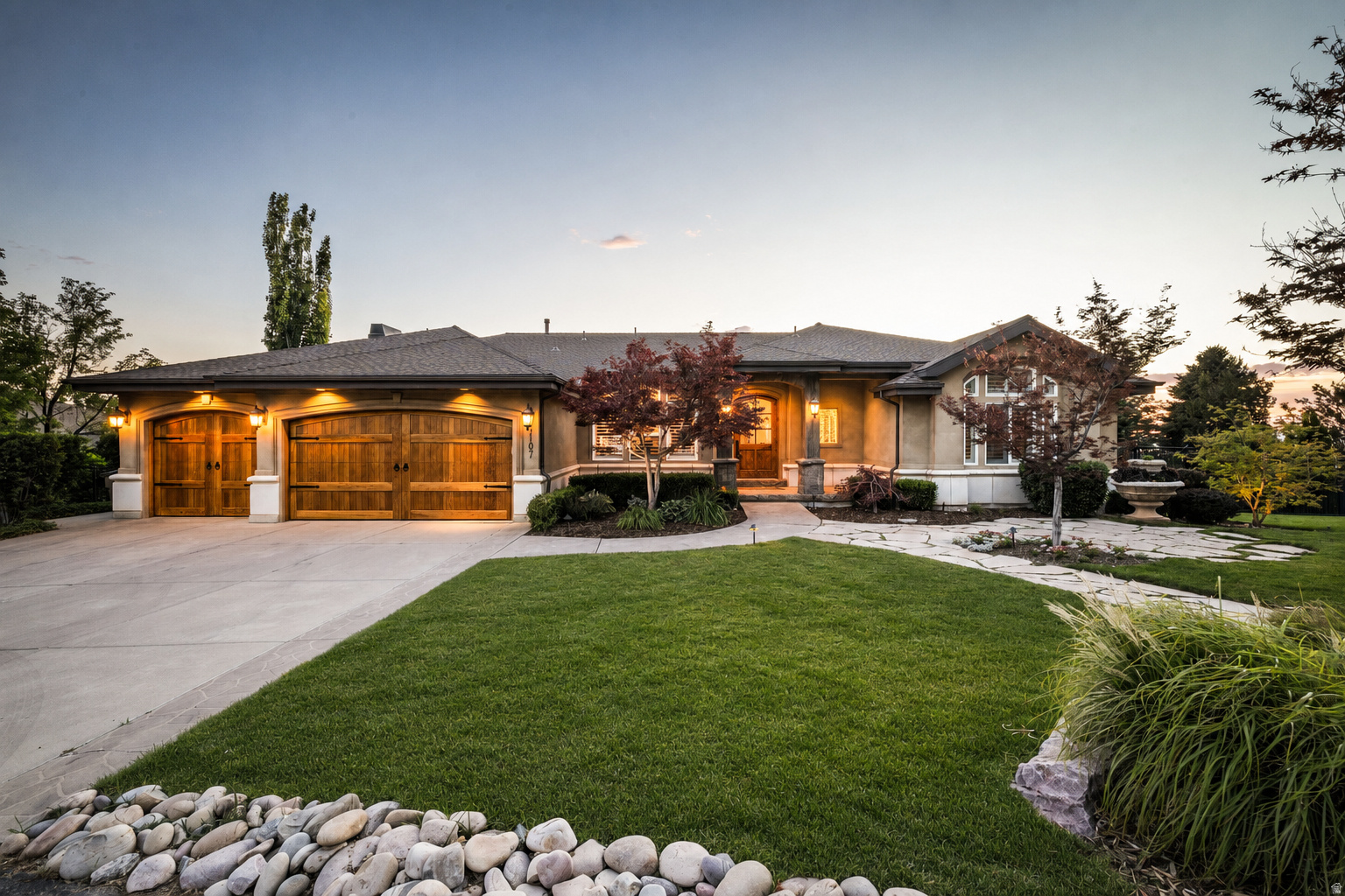 DORCHESTER POINTE - Residential
