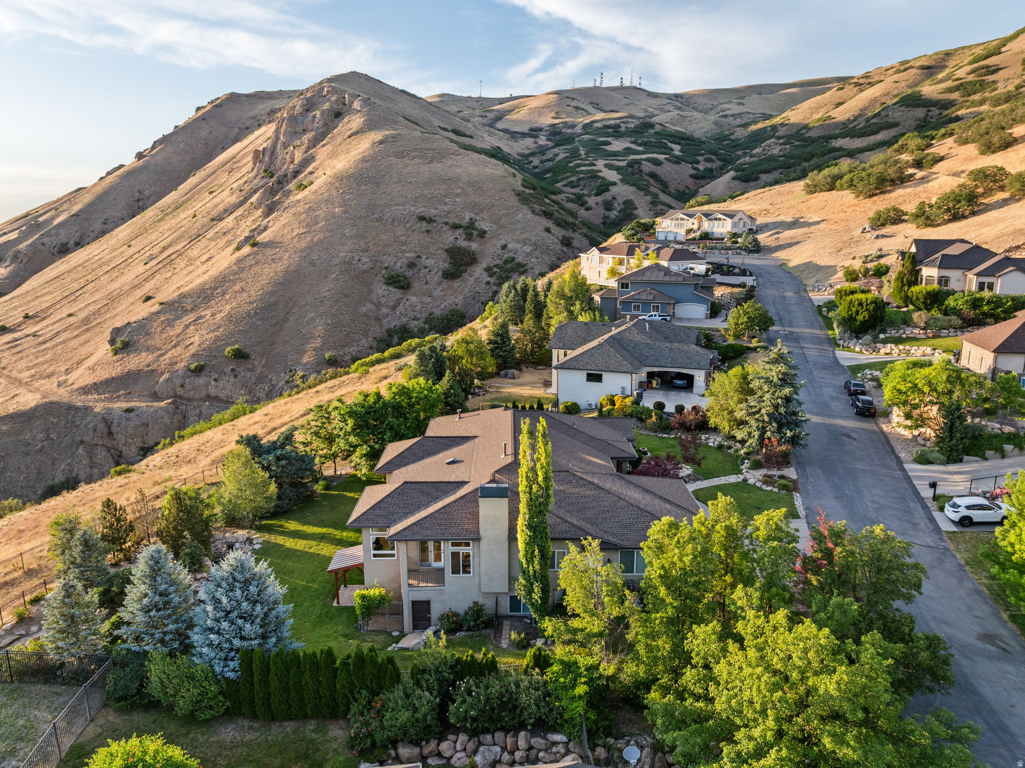 DORCHESTER POINTE - Residential