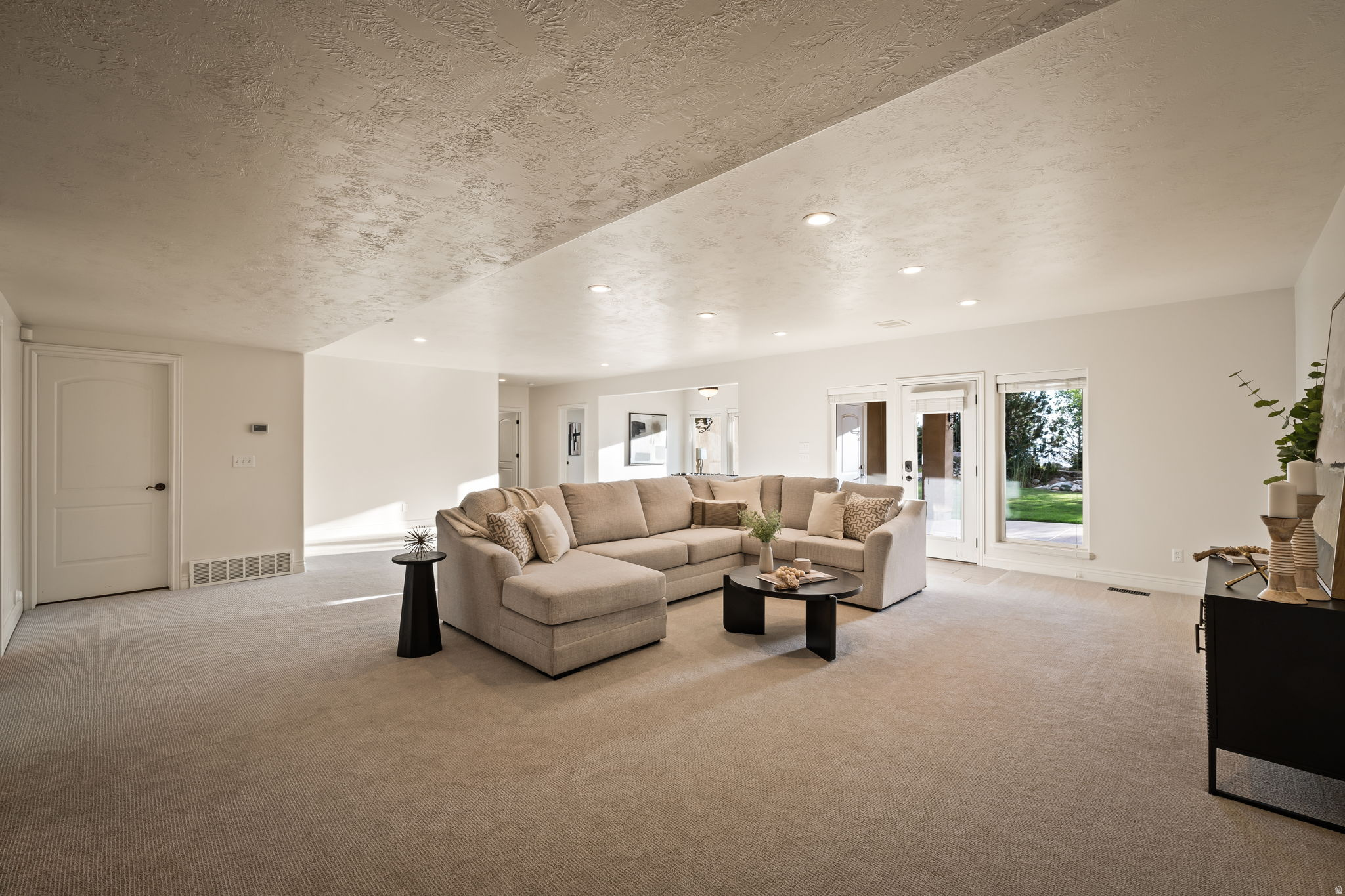 DORCHESTER POINTE - Residential