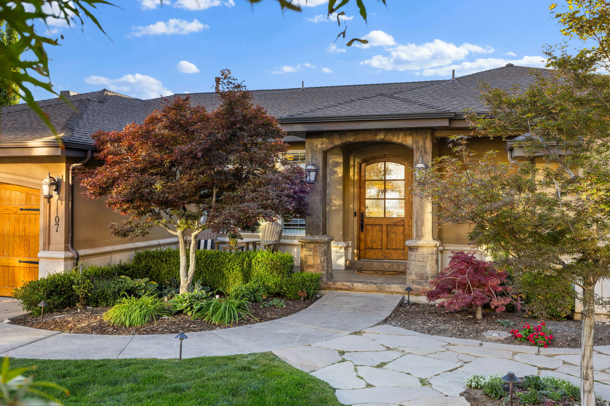 DORCHESTER POINTE - Residential