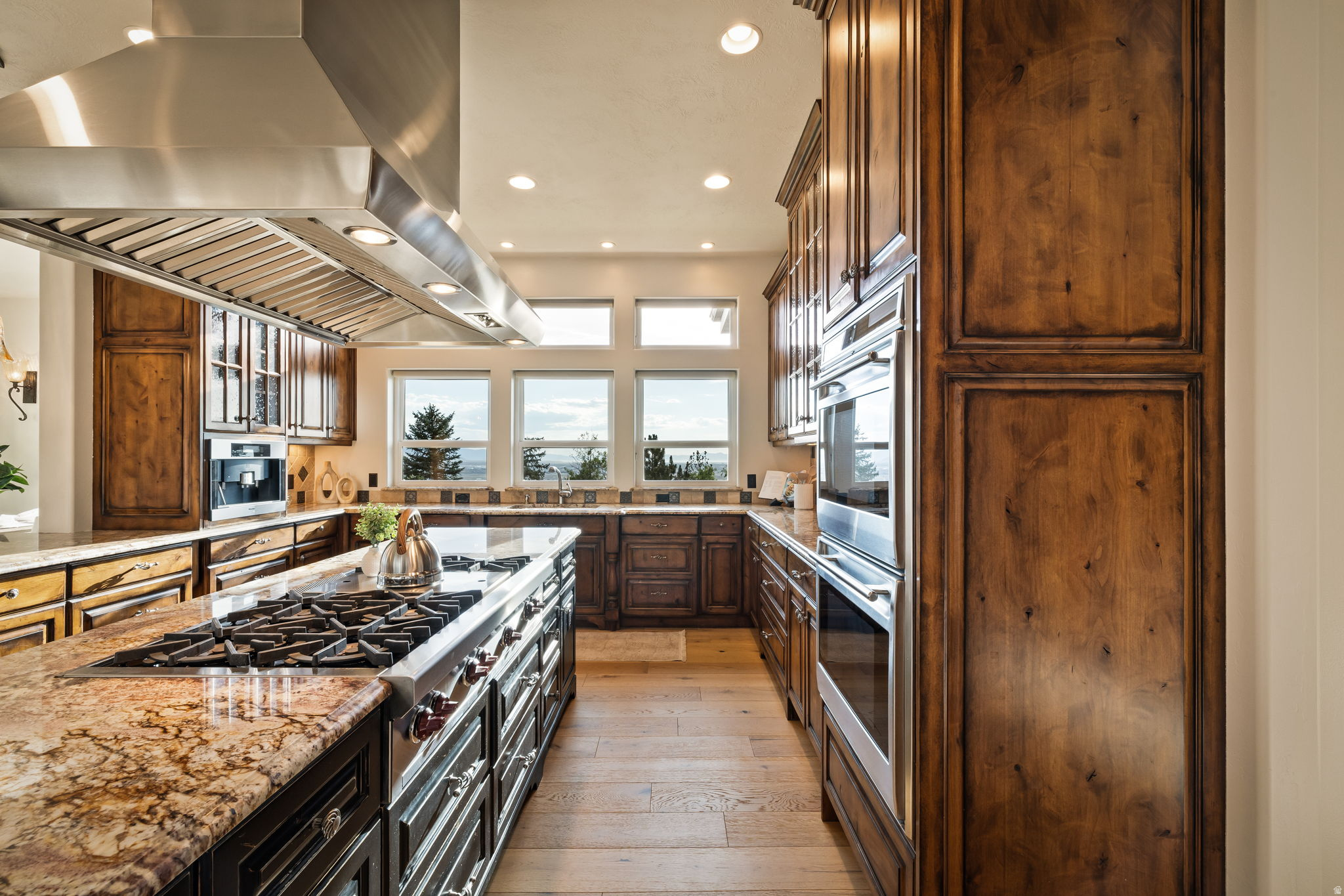 DORCHESTER POINTE - Residential