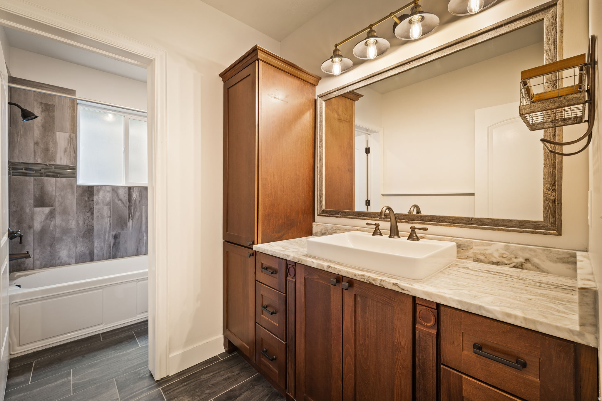 DORCHESTER POINTE - Residential