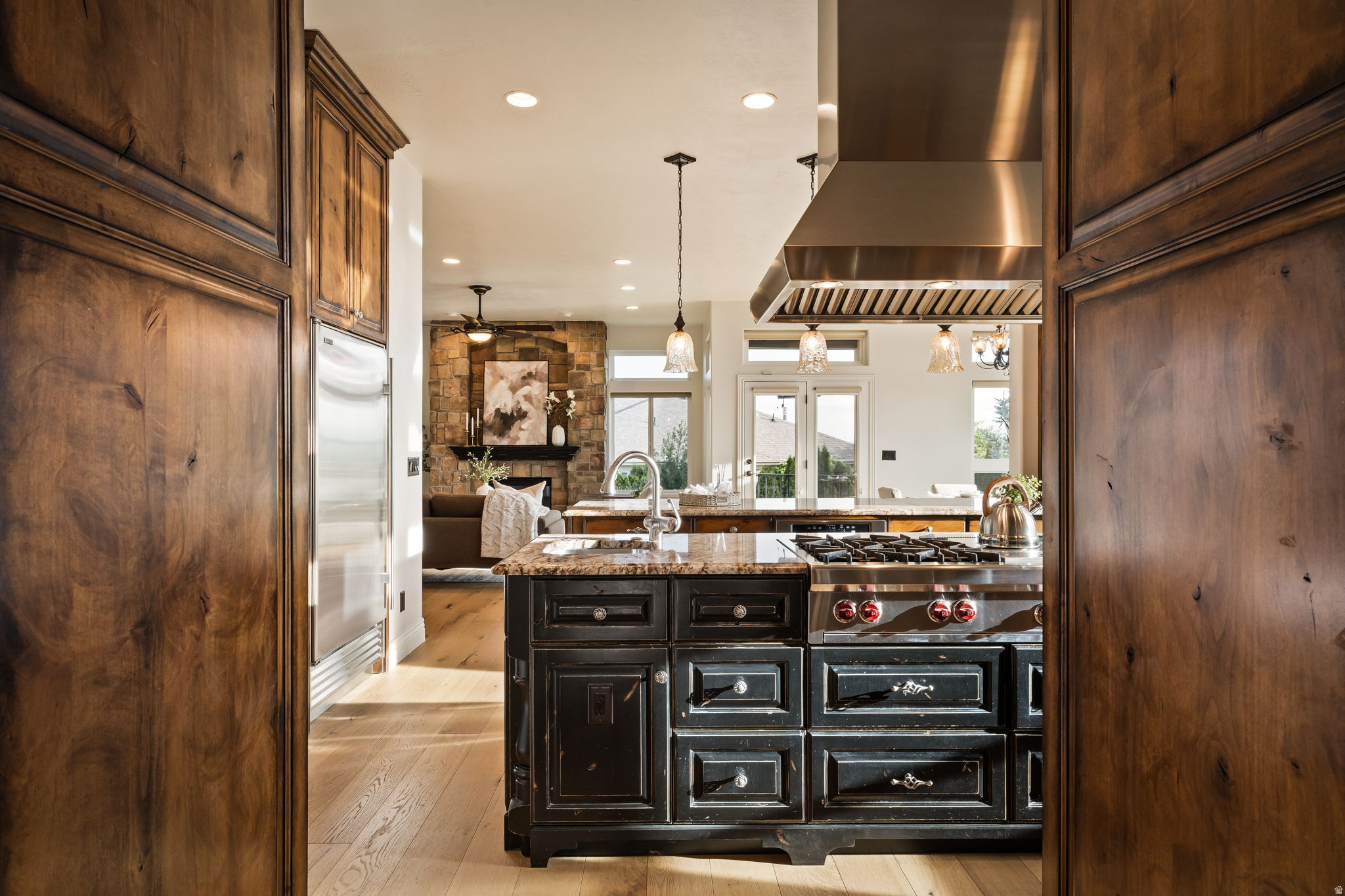 DORCHESTER POINTE - Residential
