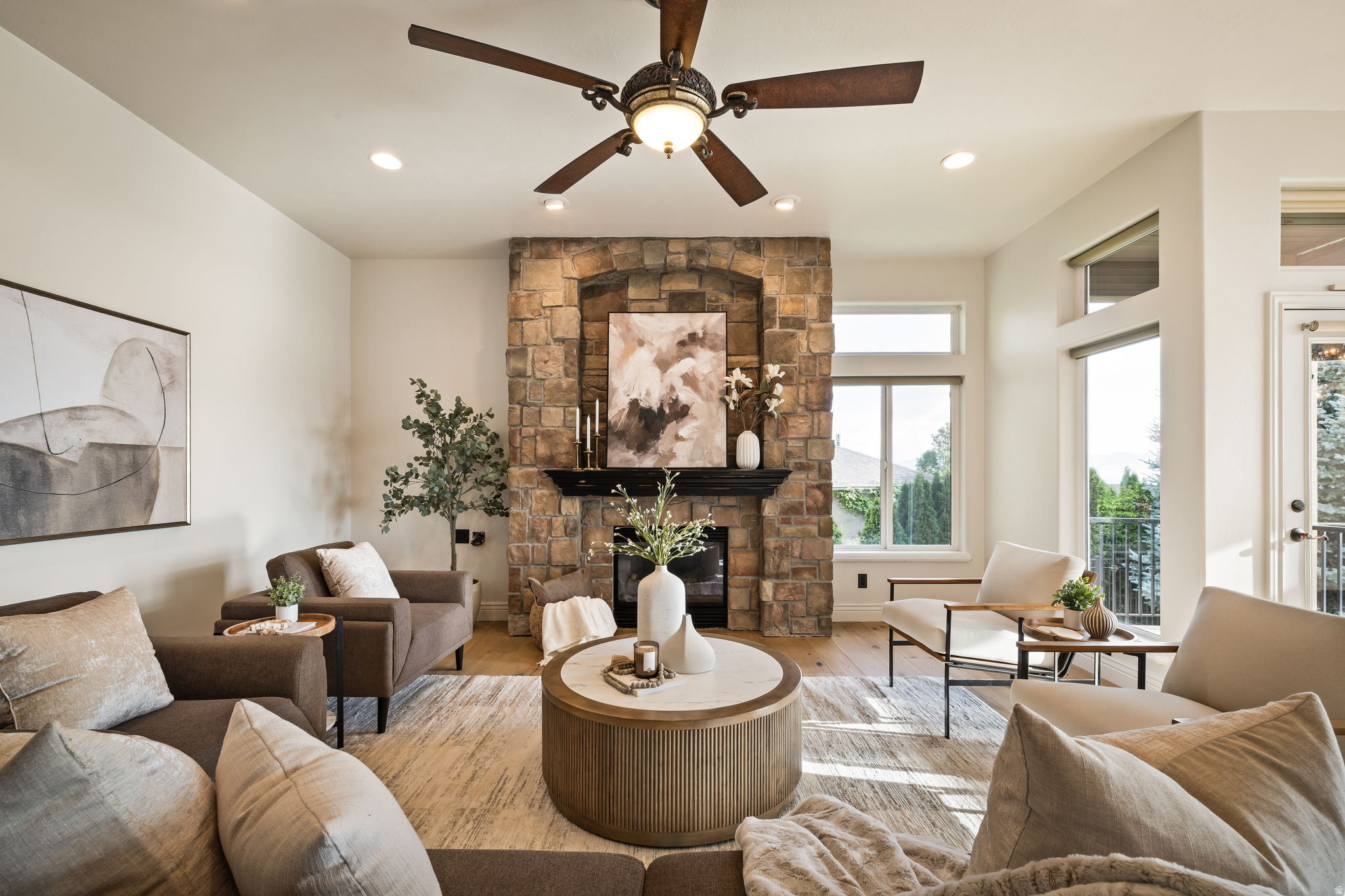 DORCHESTER POINTE - Residential